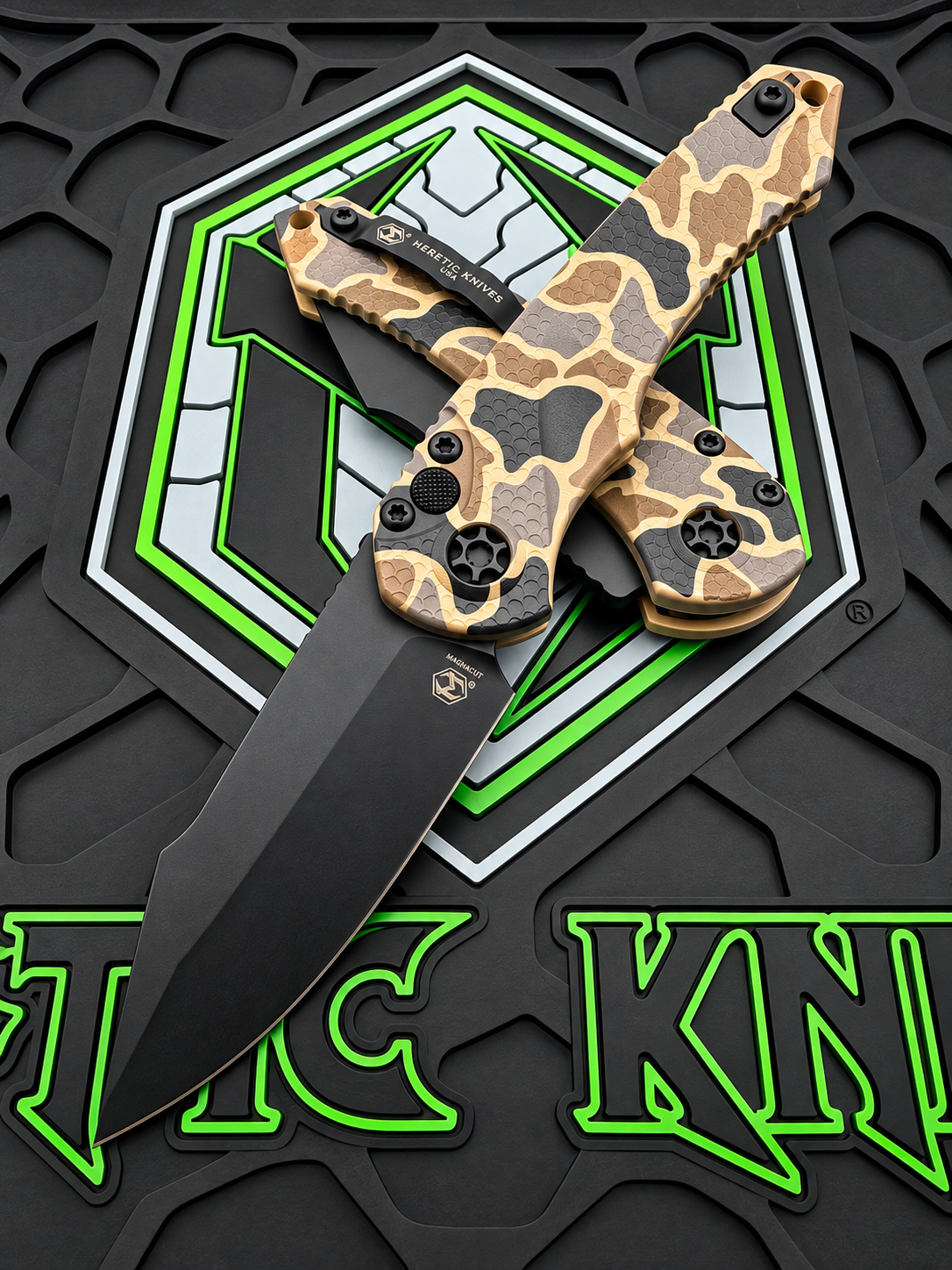 Heretic Mini Pariah Auto Duck Camo, 3.36" MagnaCut Black Clip Point, Glass Packed Polymer Chassis - Made in USA (H054-DC)