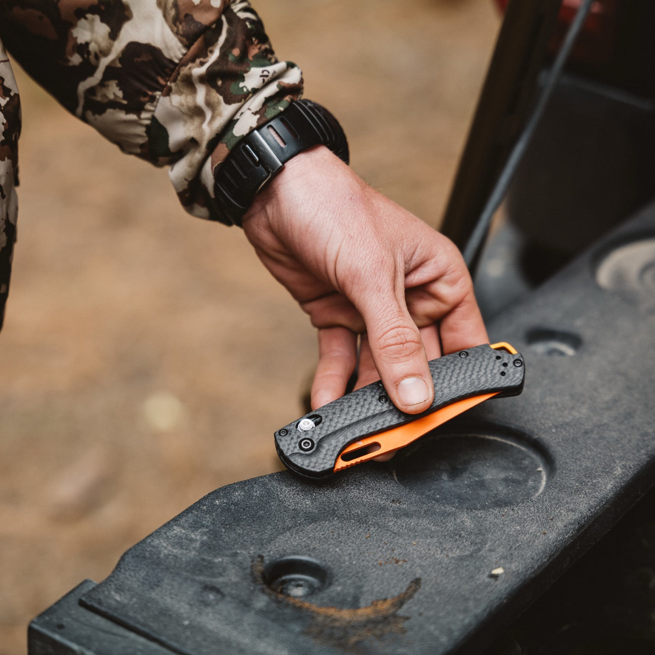 Benchmade Taggedout 3.5" AXIS Lock – Carbon Fiber, CPM-MagnaCut Orange Cerakote, Hunting Folder – Made in USA (15535OR-01)