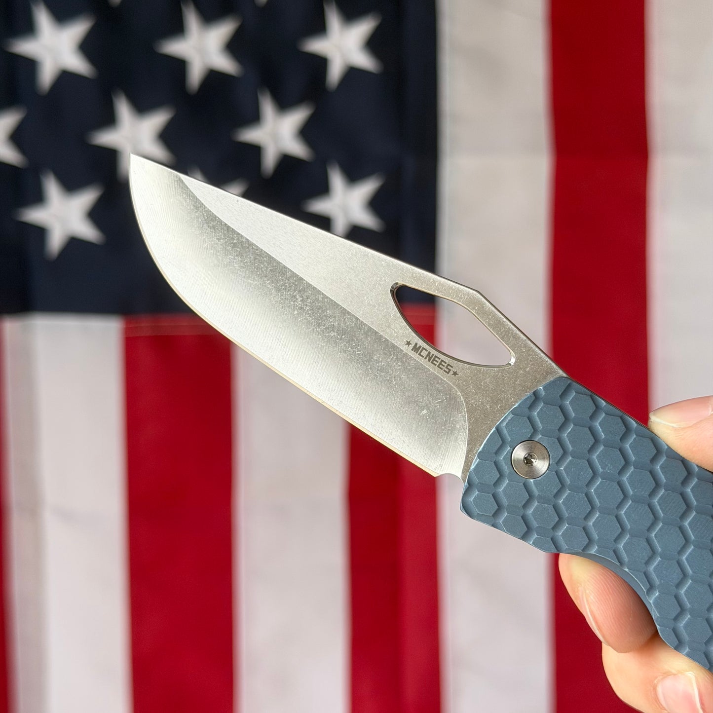 Honeycomb Dixon Folding Knife – Titanium Frame Lock, 3.75″ MagnaCut Blade, Made in USA