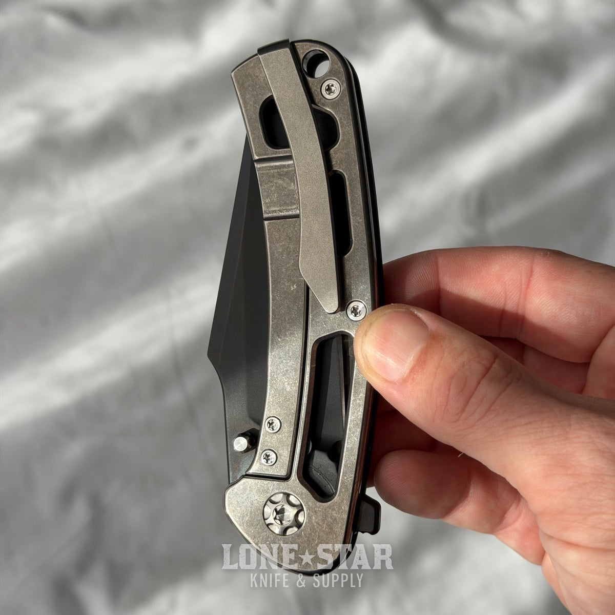 Nicholas Nichols Guppy 3.5 - 3.5" DLC MagnaCut, Purple Flow Carbon Fiber, Smooth Titanium Framelock - Made in USA (NN-GUPPY35-PURPFLOW)