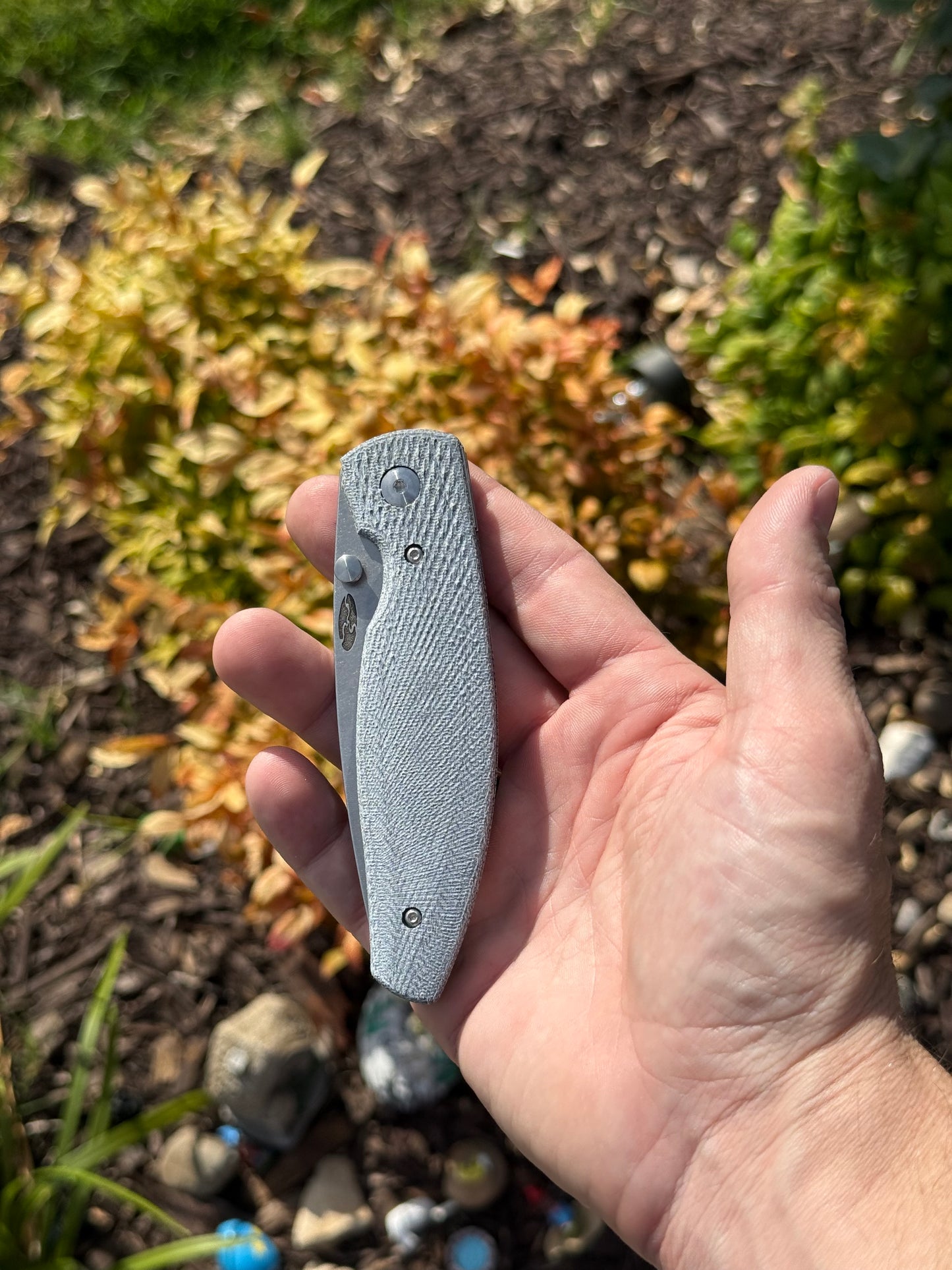 TRM ATOM Linerlock Knife – Denim Micarta 3D-Contoured Scales, MagnaCut Blade – Made in USA (Denim Micarta Lizard)