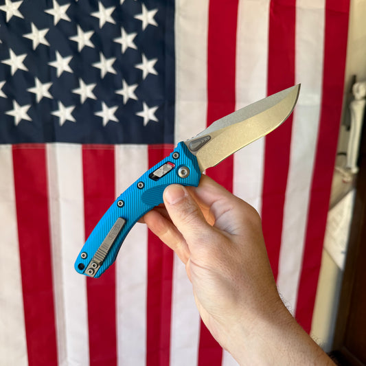 Microtech Amphibian Ram Lok S E Blue Aluminum Fluted, 4.0″ M390MK Blade, Made in USA (137RL-10FLBL)