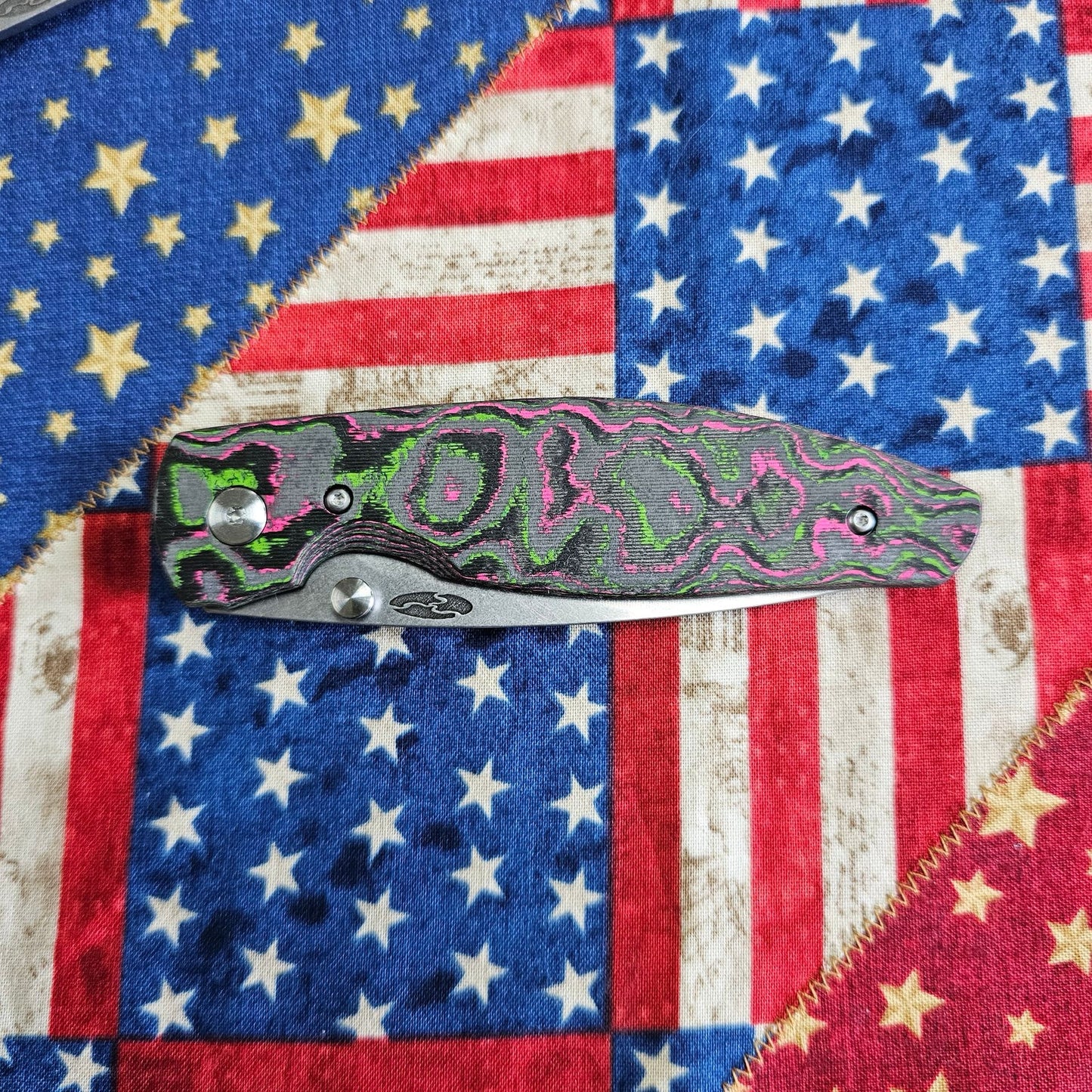 TRM Atom Linerlock Knife – Watermelon Sugar Camo Carbon 3D Contoured Smooth, CPM MagnaCut Blade – Made in USA