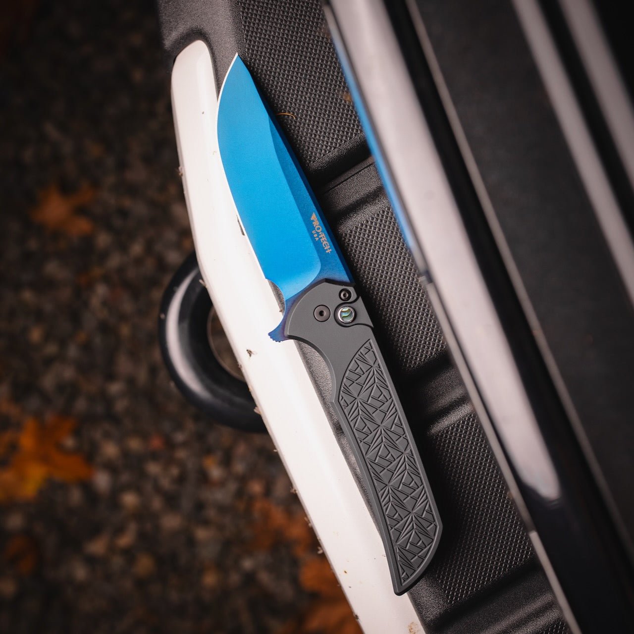 Pro-Tech Nexus Mordax Sapphire Blue, 3.5 inch MagnaCut Blade, Abalone Button, Made in USA (MX106-SB)