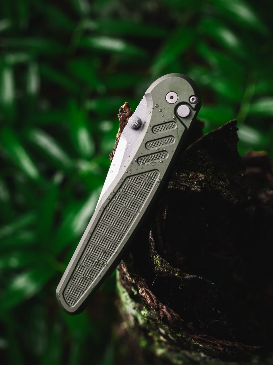 Pro-Tech Avalon - Green Knurled Aluminum, CPM-MagnaCut Manual - Made in USA (PN1101-Green)