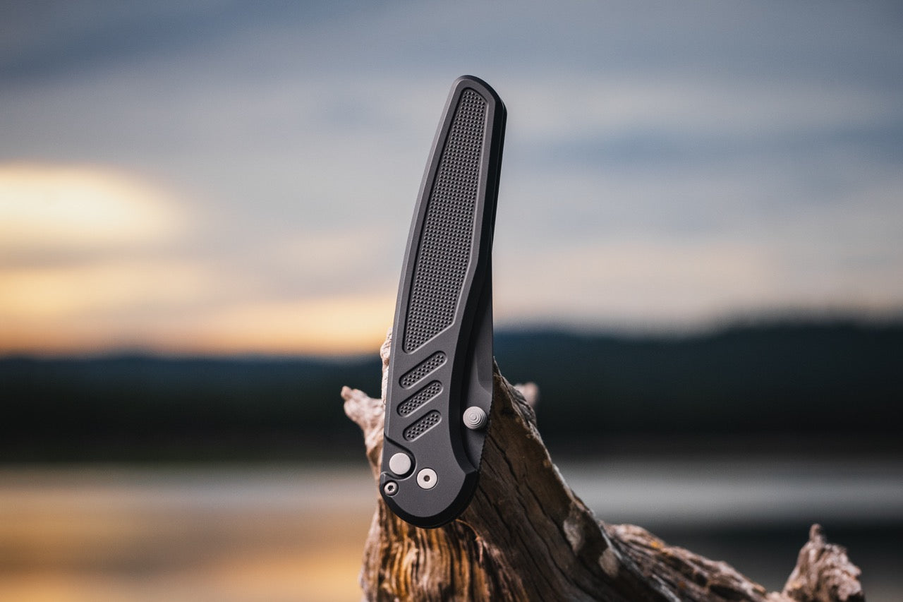 Pro-Tech Avalon Knife - Black Aluminum Handle, DLC MagnaCut Blade, 4.25″ Drop Point, Thumb Stud - Made in USA (PN1103)