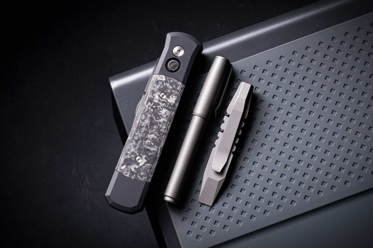 Pro-Tech Godfather Auto - Black Aluminum, TechnoCarbo Carbon Fiber Inlays, DLC 154CM - Made in USA (905-LTD TC Black)