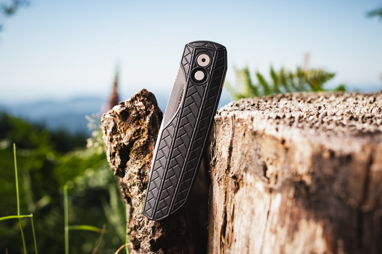 Pro-Tech Vero Synapse 2 Auto - Black Herringbone Aluminum, Stonewash CPM-MagnaMax - Made in USA (VERO2105 MM)