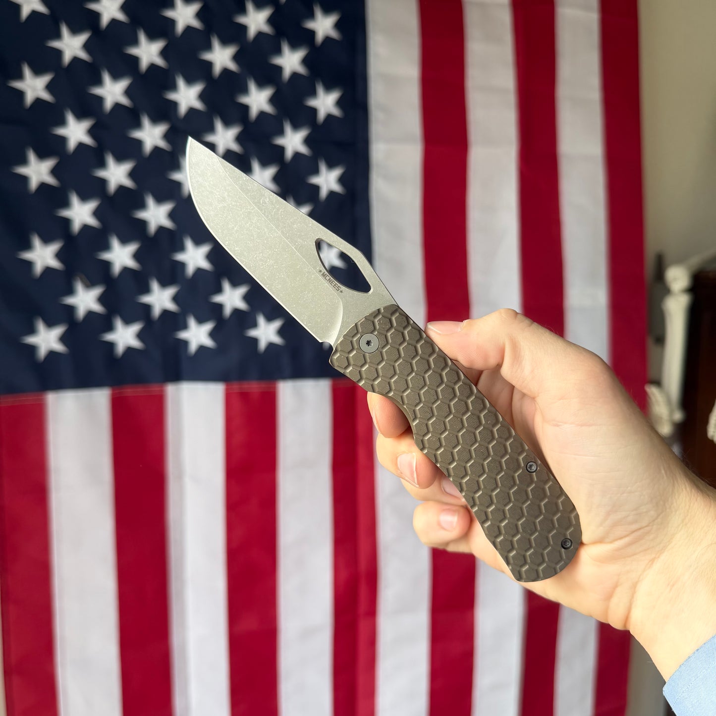 Honeycomb Dixon Folding Knife – Titanium Frame Lock, 3.75″ MagnaCut Blade, Made in USA