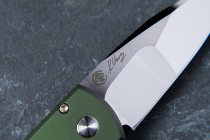 Pro-Tech 2026 Scapegoat Compact Custom 003 Knife – Green Aluminum, Mike Irie 154CM, Automatic – Made in USA (2026 Scapegoat Compact Custom 003)