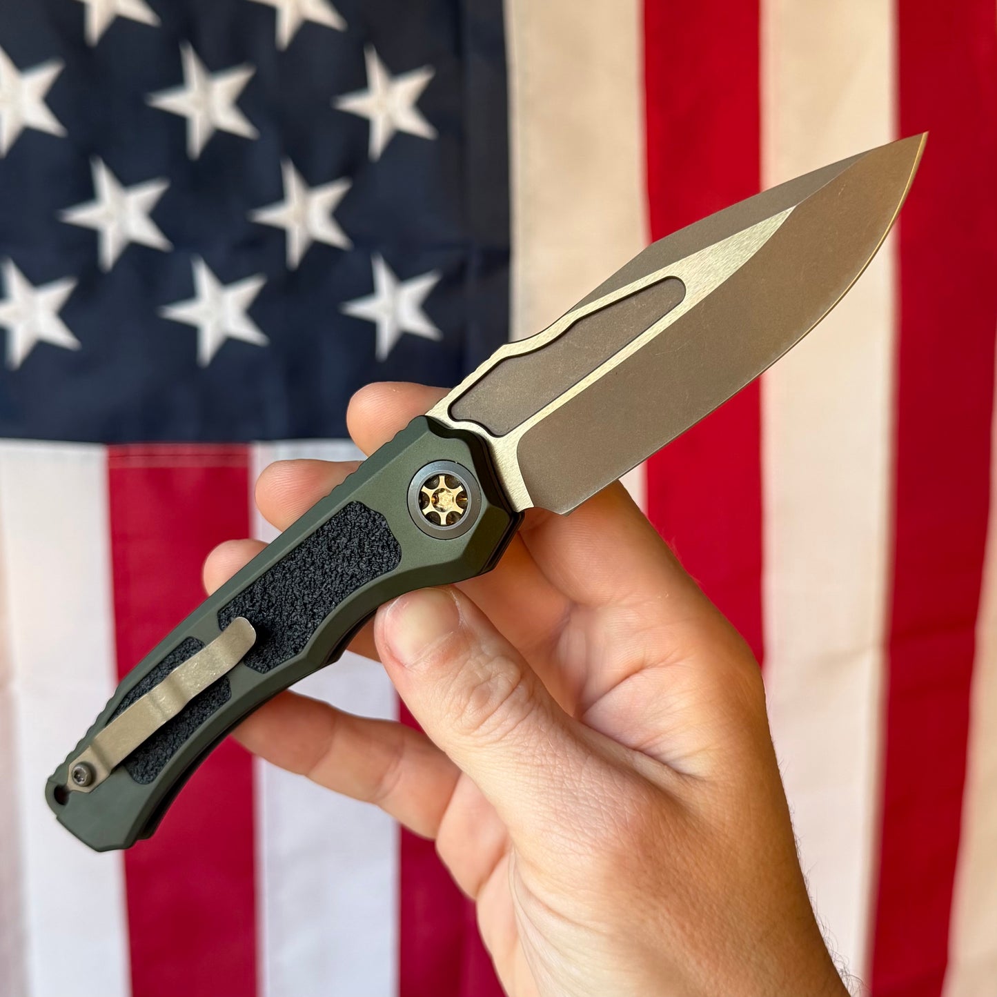 Heretic Wraith SE Automatic Knife – 3.5″ MagnaCut Blade, Bronze with OD Green Chassis – Made in USA (H000-7A-GRN)