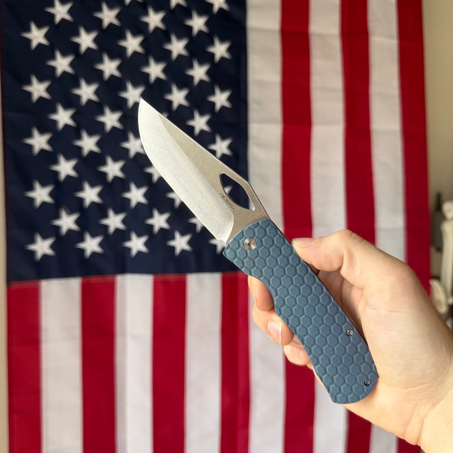 Honeycomb Dixon Folding Knife – Titanium Frame Lock, 3.75″ MagnaCut Blade, Made in USA