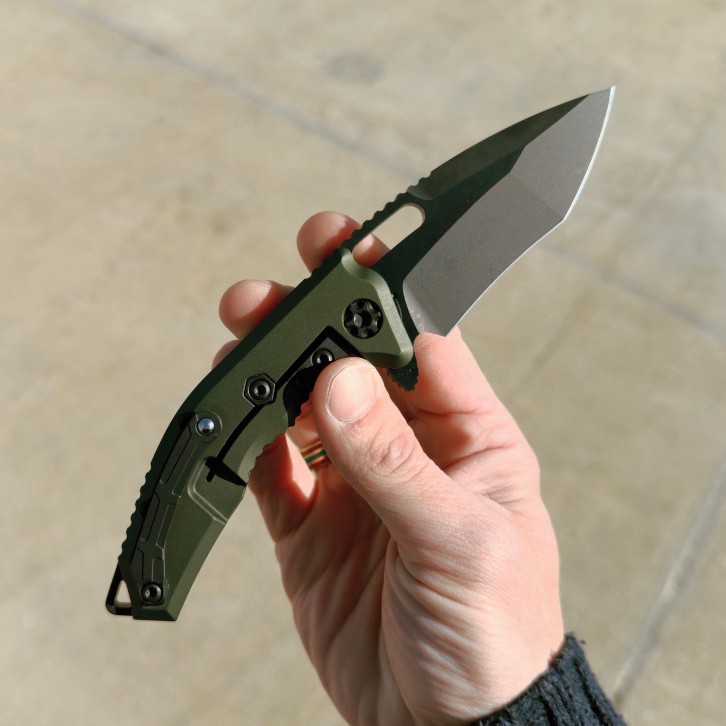 Heretic Medusa Manual RE DLC OD Green Tactical, 3.3″ MagnaCut Recurve Blade, Made in USA (H010-6A-GRN)