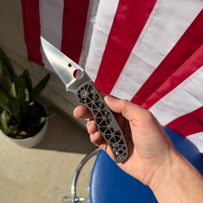 Spyderco Edgerati, 3.6″ CPM S30V Blade, Aluminum Handle, Compression Lock, Made in USA