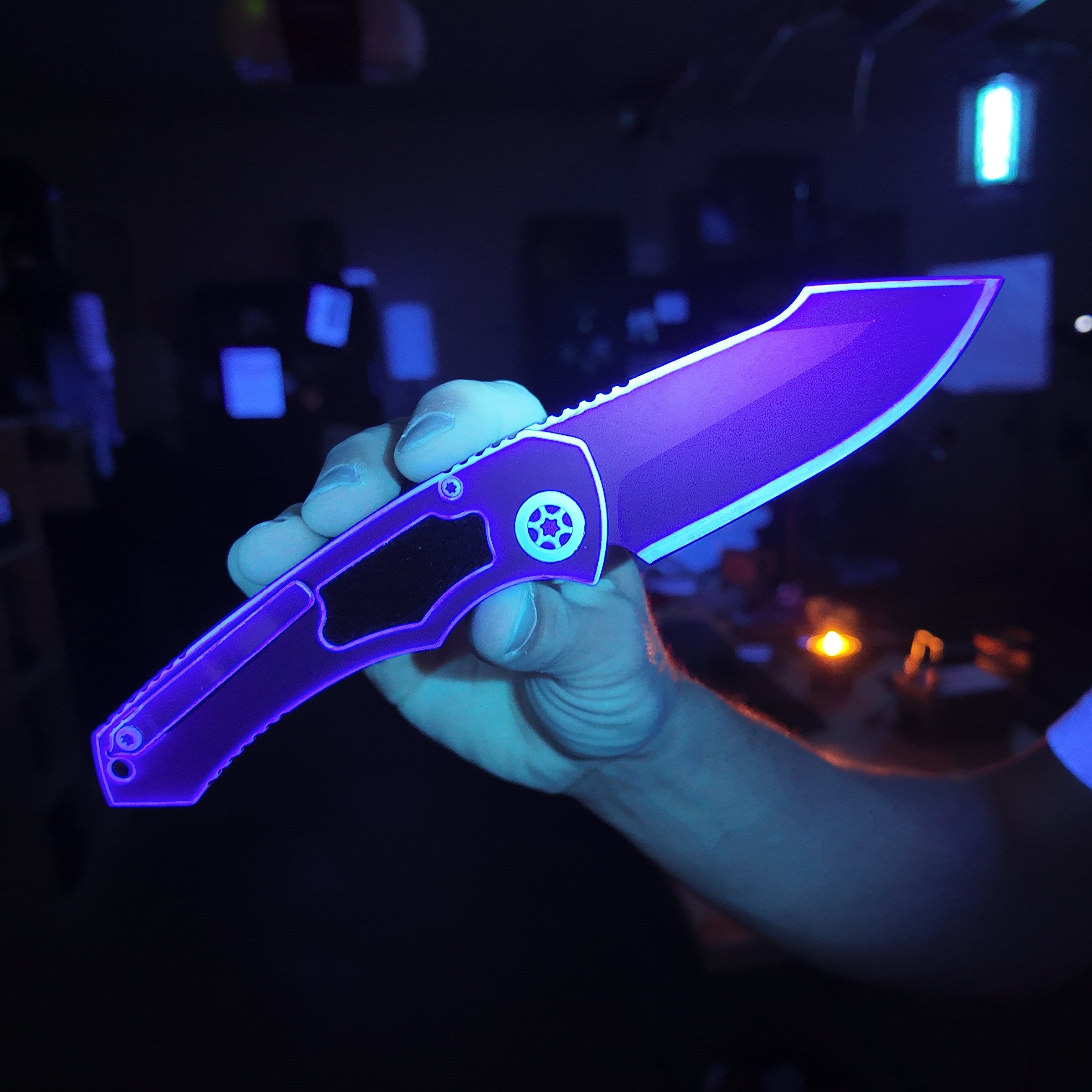 Heretic Pariah Auto Knife, Secret Cel Shade Handle, CPM MagnaCut