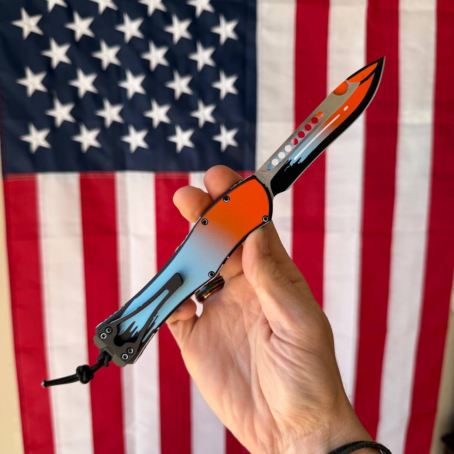 Heretic Cel Shade GT-40 HYDRA V4 Recurve Knife, Magnacut Blade, Automatic OTF – Made in USA (H408-CS-GT)