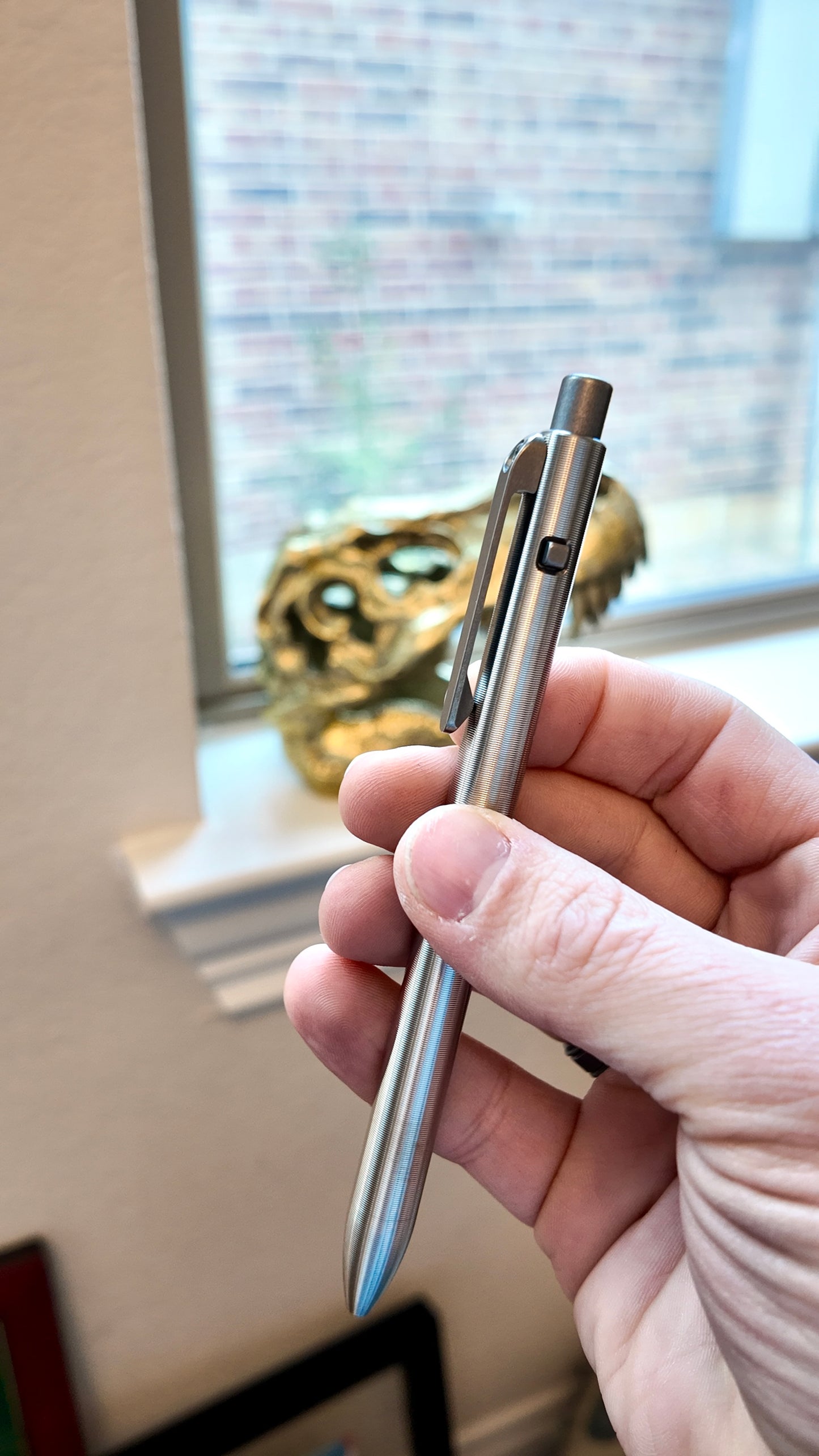 Side Click Pen – Standard Size in Titanium