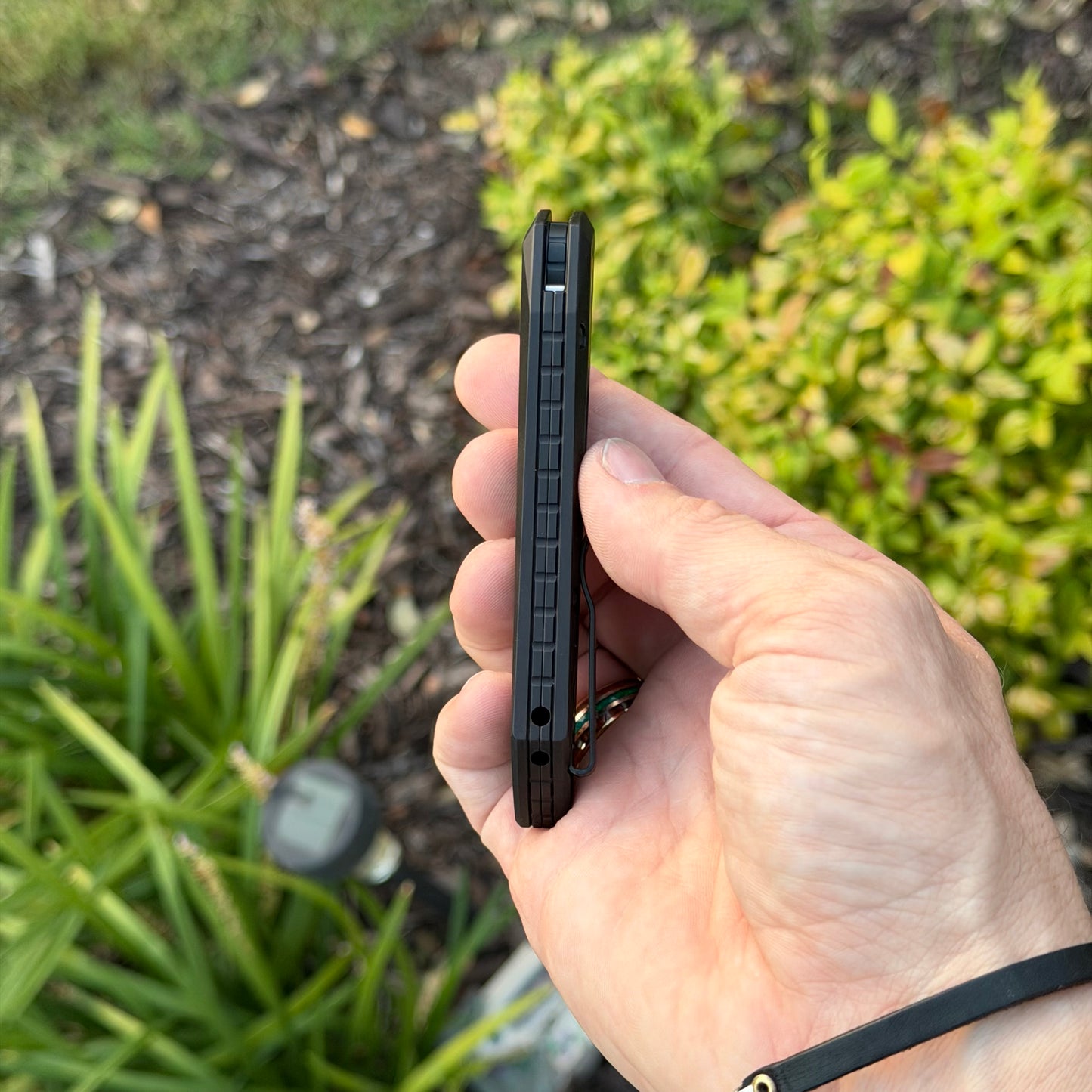Operator Oligarch - All Black, DLC MagnaCut Wharnecliffe Blade, Tritium Button