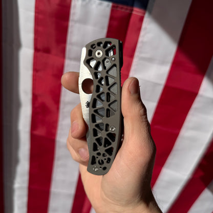 Spyderco Edgerati, 3.6″ CPM S30V Blade, Aluminum Handle, Compression Lock, Made in USA