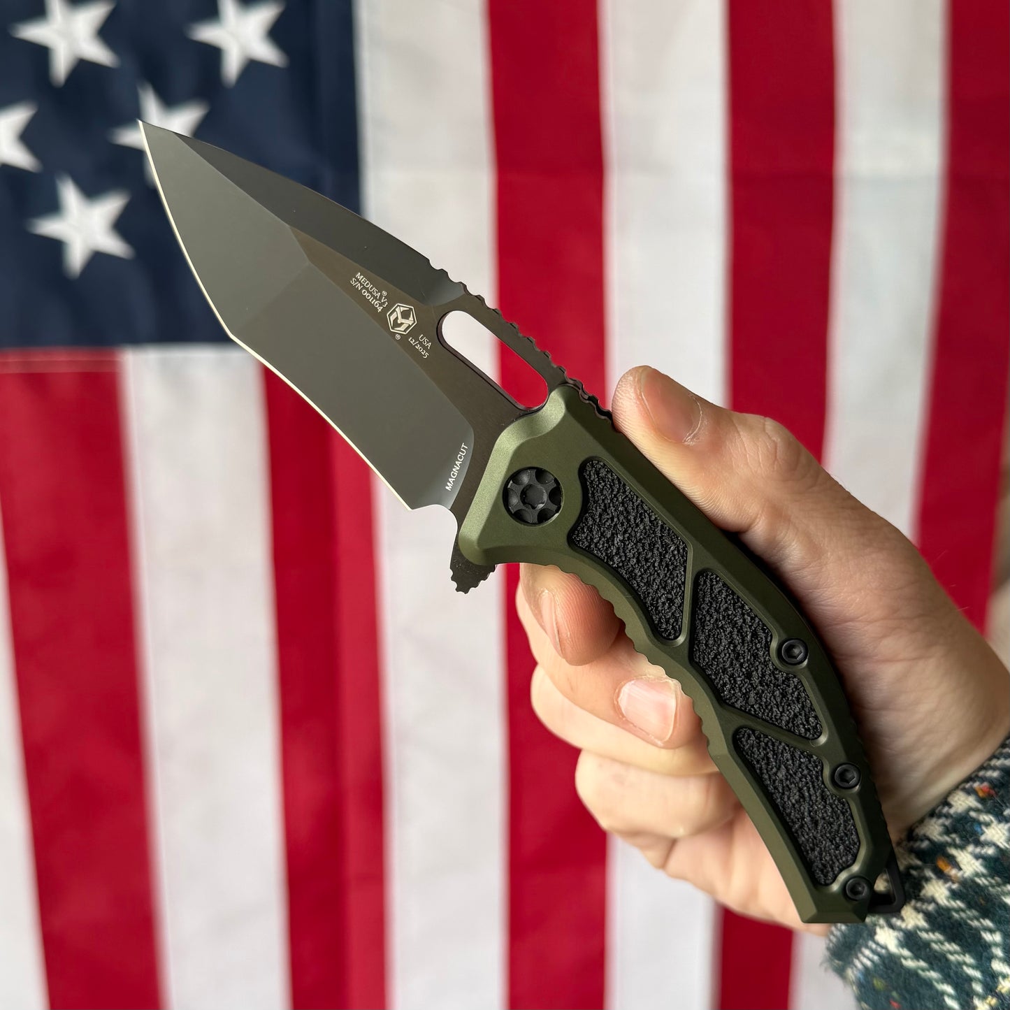 Heretic Medusa Manual RE DLC OD Green Tactical, 3.3″ MagnaCut Recurve Blade, Made in USA (H010-6A-GRN)