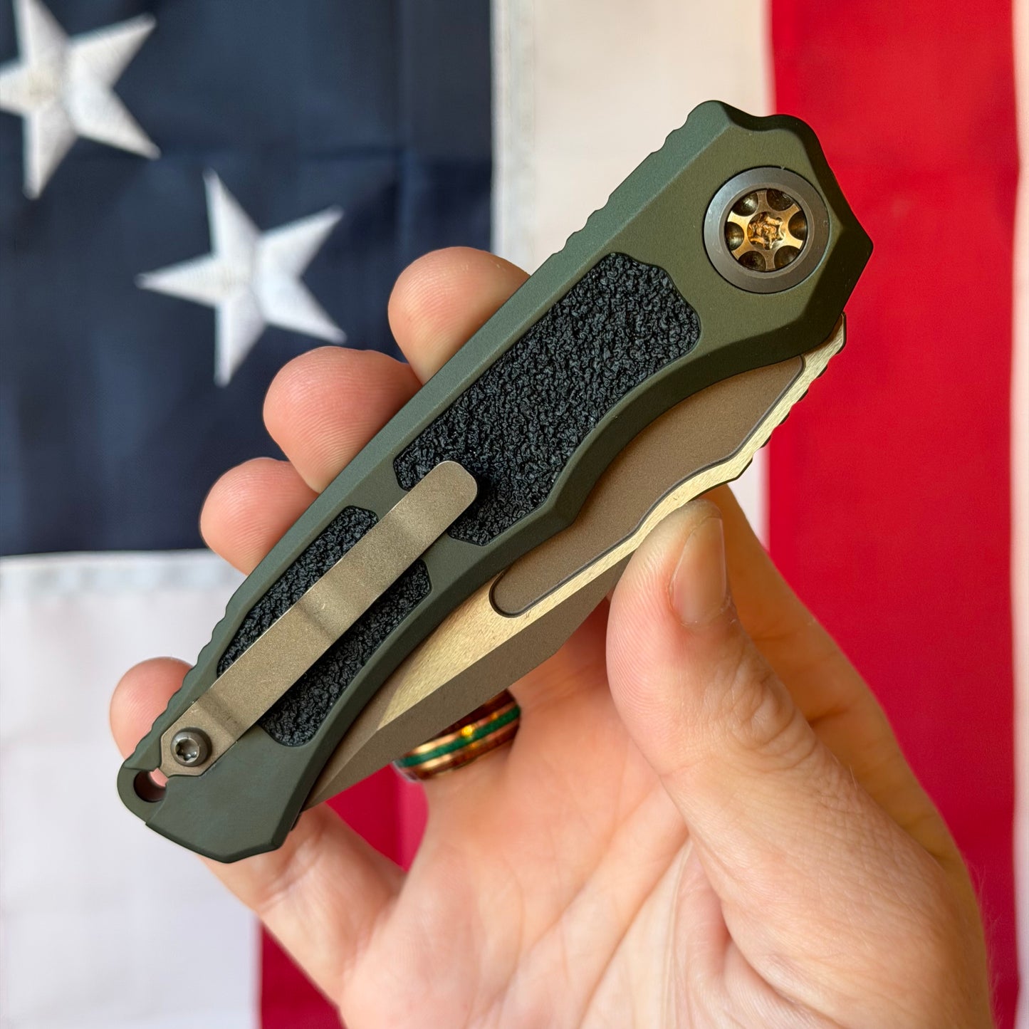Heretic Wraith SE Automatic Knife – 3.5″ MagnaCut Blade, Bronze with OD Green Chassis – Made in USA (H000-7A-GRN)