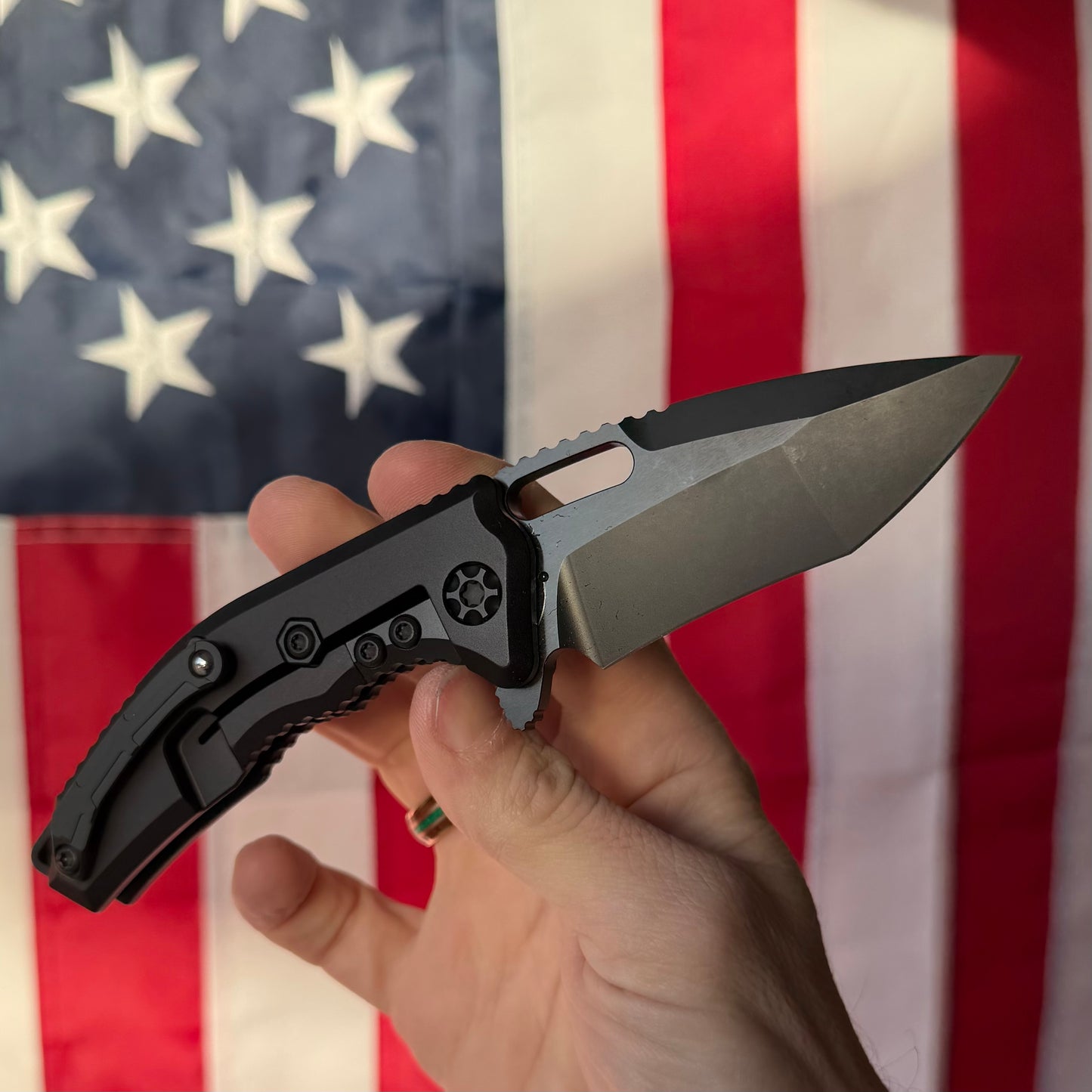 Heretic Medusa Recurve Manual Tactical 3.25 inch MagnaCut Recurve Knife, DLC Blade, Black Aluminum Handle – Made in USA (H010-6A-T)