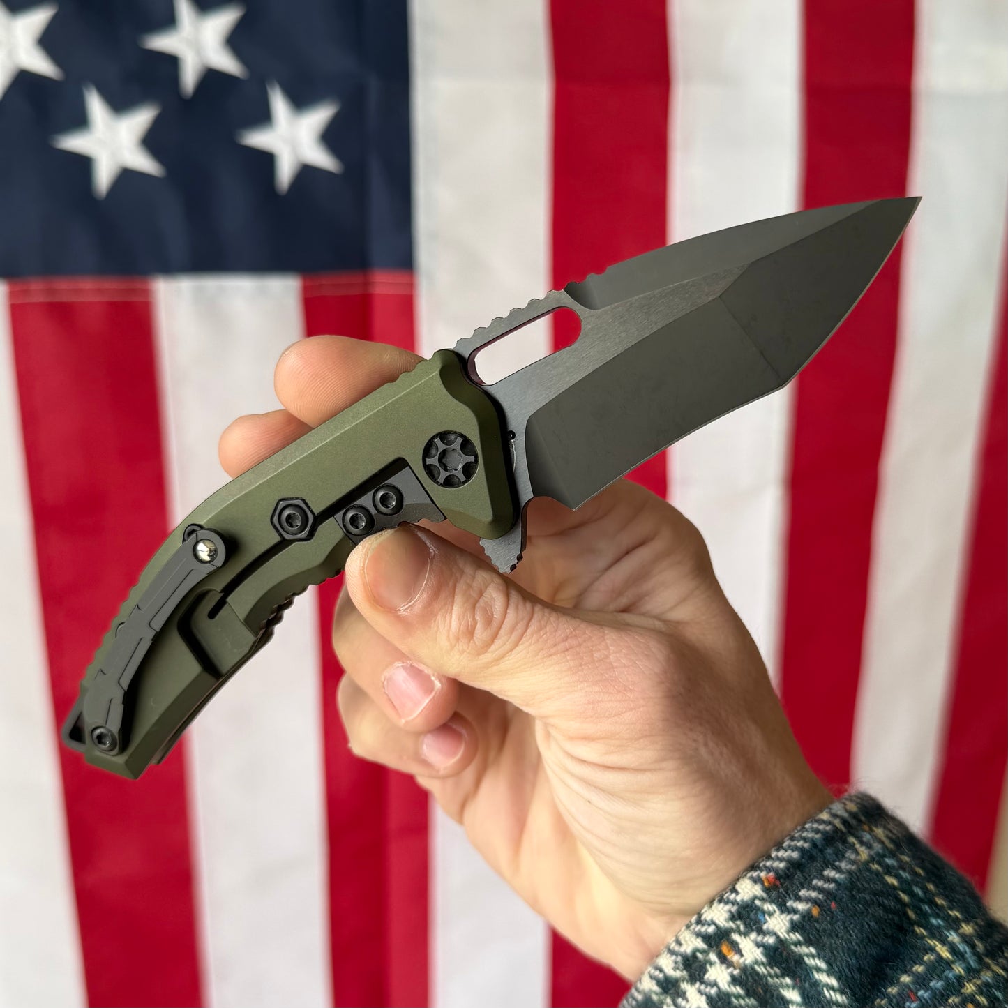 Heretic Medusa Manual RE DLC OD Green Tactical, 3.3″ MagnaCut Recurve Blade, Made in USA (H010-6A-GRN)