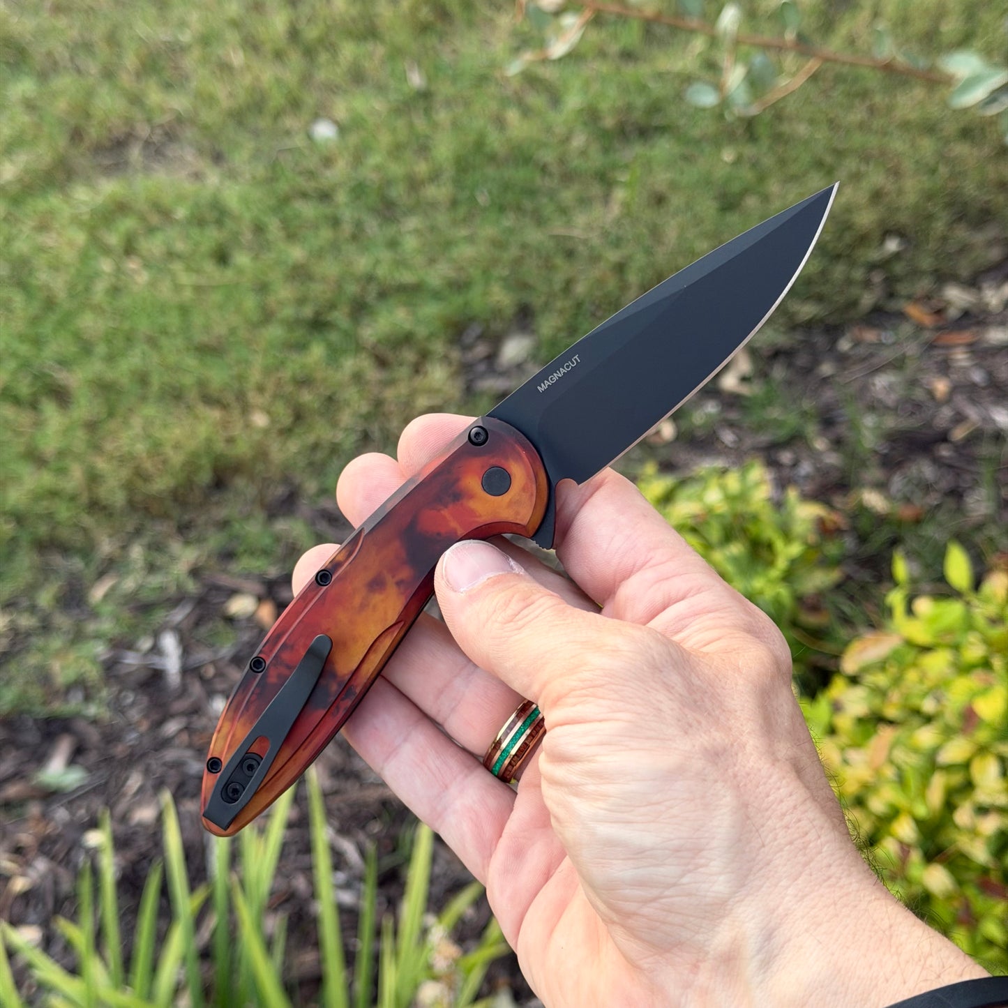 Cambria 2 - Del Fuego, Black G-10, DLC MagnaCut Blade