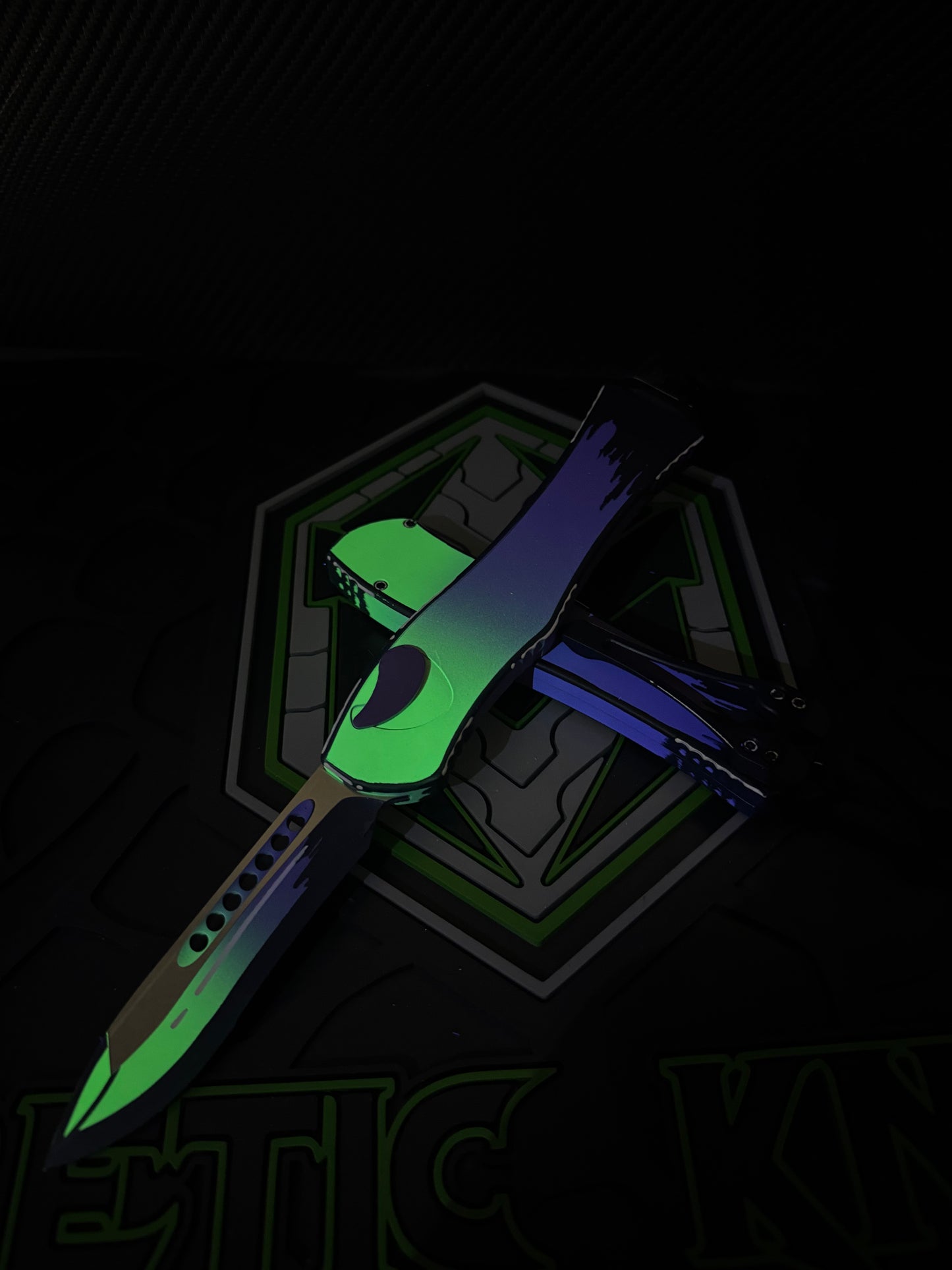 Heretic Cel Shade Frankenstein Monster HYDRA V4 Recurve Knife, Magnacut Blade, Automatic OTF – Made in USA (H408-CS-FM)