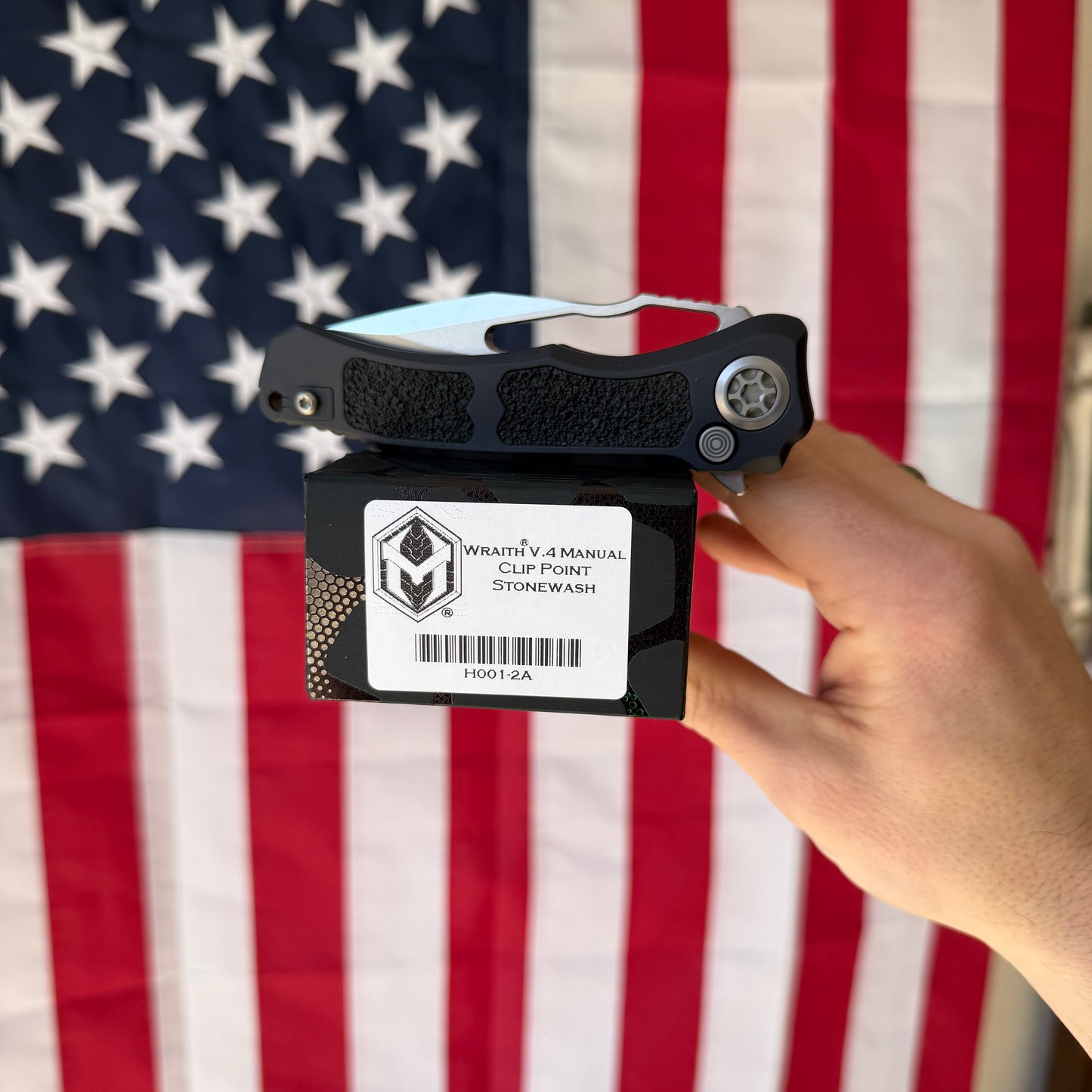 Heretic Wraith SE Manual – 3.5″ Stonewash Clip Point, Black Aluminum, Made in USA (H001-2A)