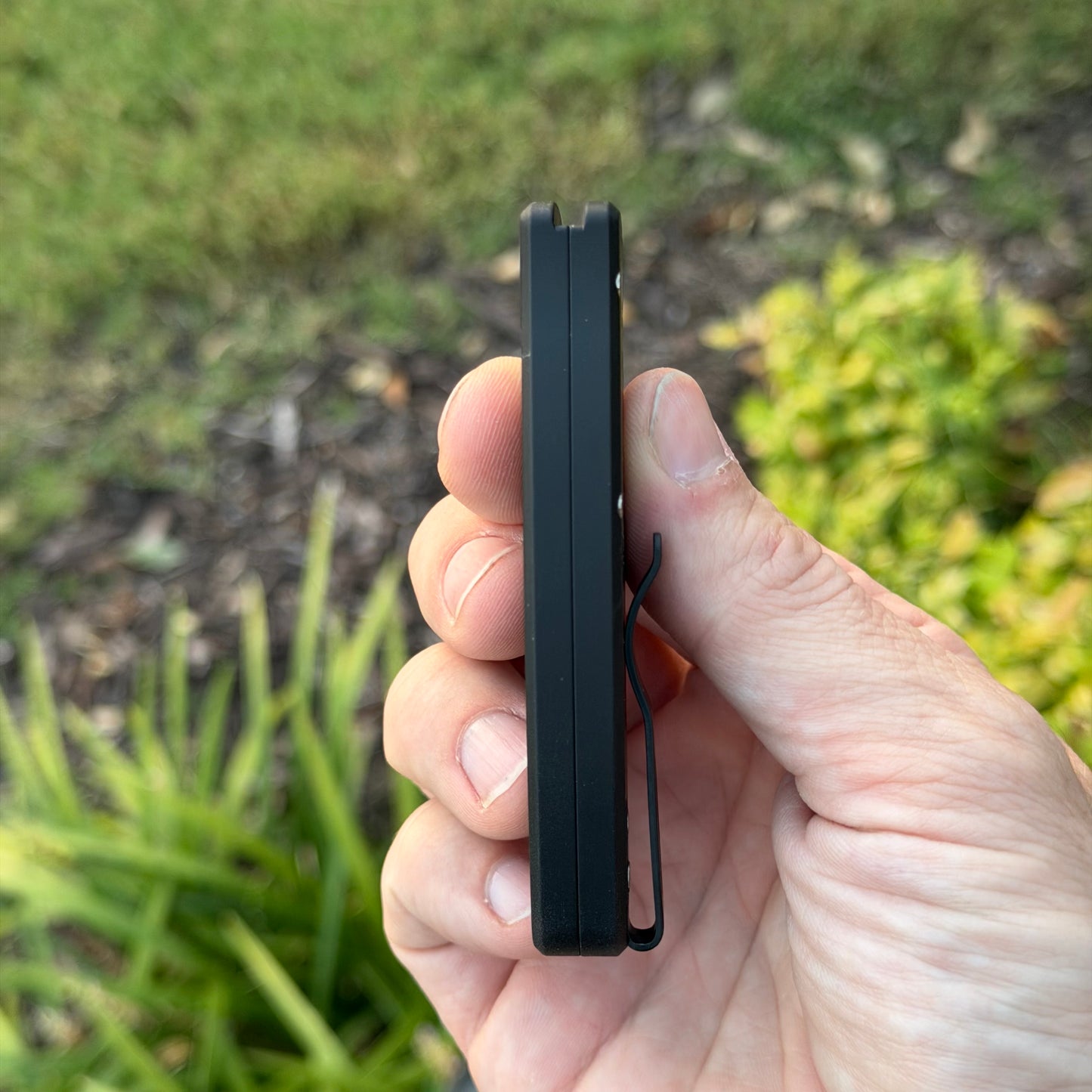 Duke 2 - Black Aluminum, Stonewashed MagnaCut Blade, Gold Lip Pearl Button