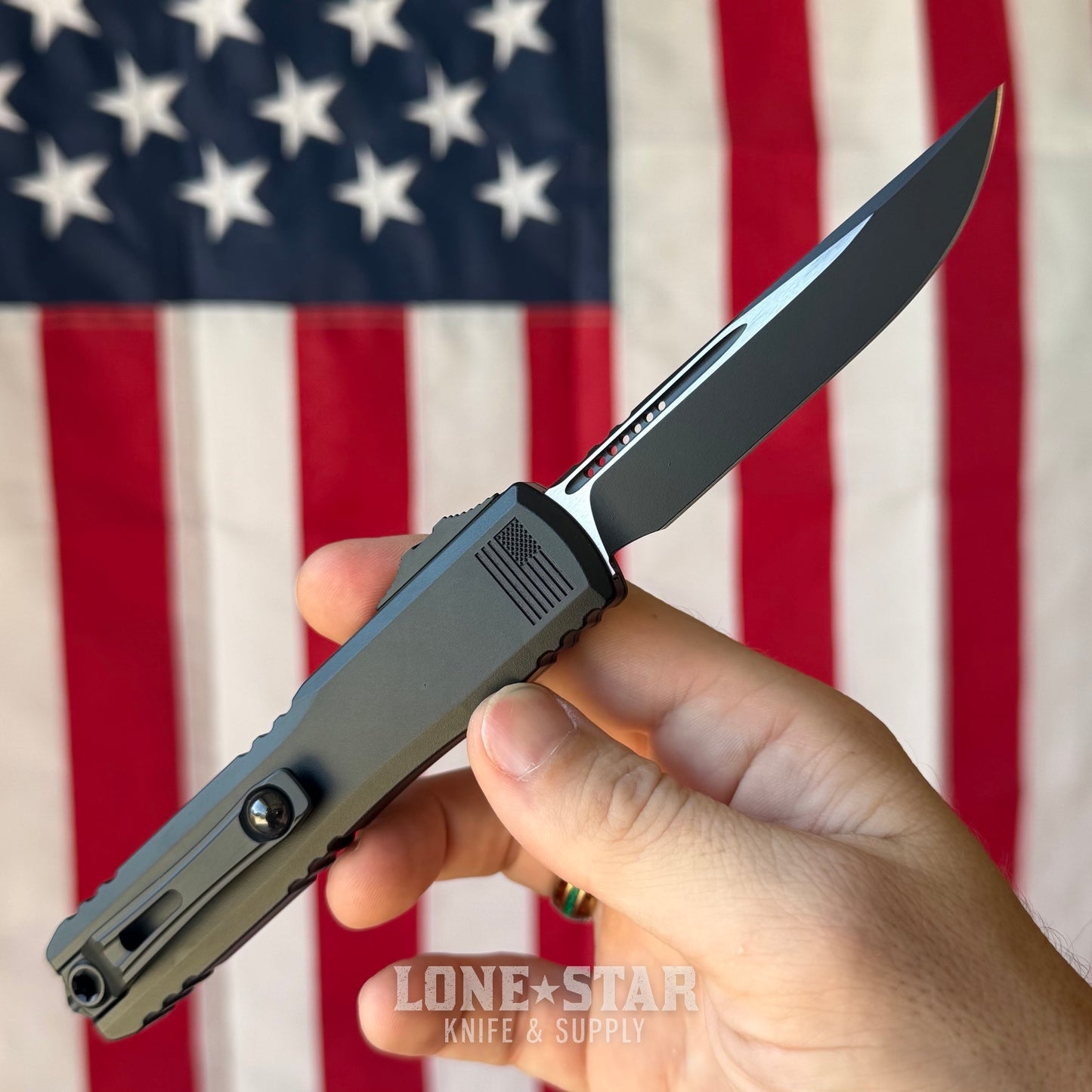Microtech Ultratech Gen III ZBP S/E OTF Auto Knife - Black Aluminum, 3.55" M390MK, Deep Engraved USA Flag - Made in USA (1121-1T-DFLAG)