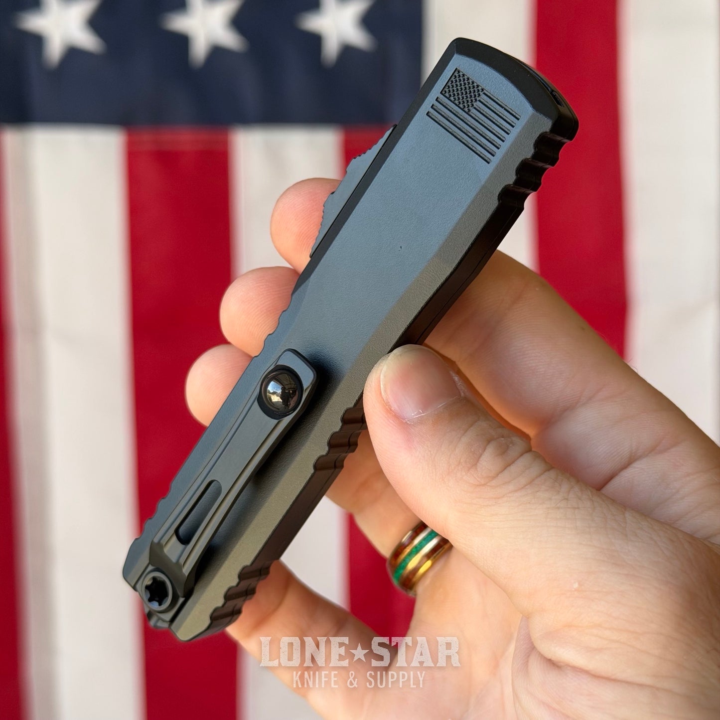 Microtech Ultratech Gen III ZBP S/E OTF Auto Knife - Black Aluminum, 3.55" M390MK, Deep Engraved USA Flag - Made in USA (1121-1T-DFLAG)