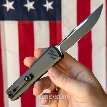 Microtech Ultratech Gen III ZBP S/E OTF Auto Knife - Black Aluminum, 3.55" M390MK, Deep Engraved USA Flag - Made in USA (1121-1T-DFLAG)