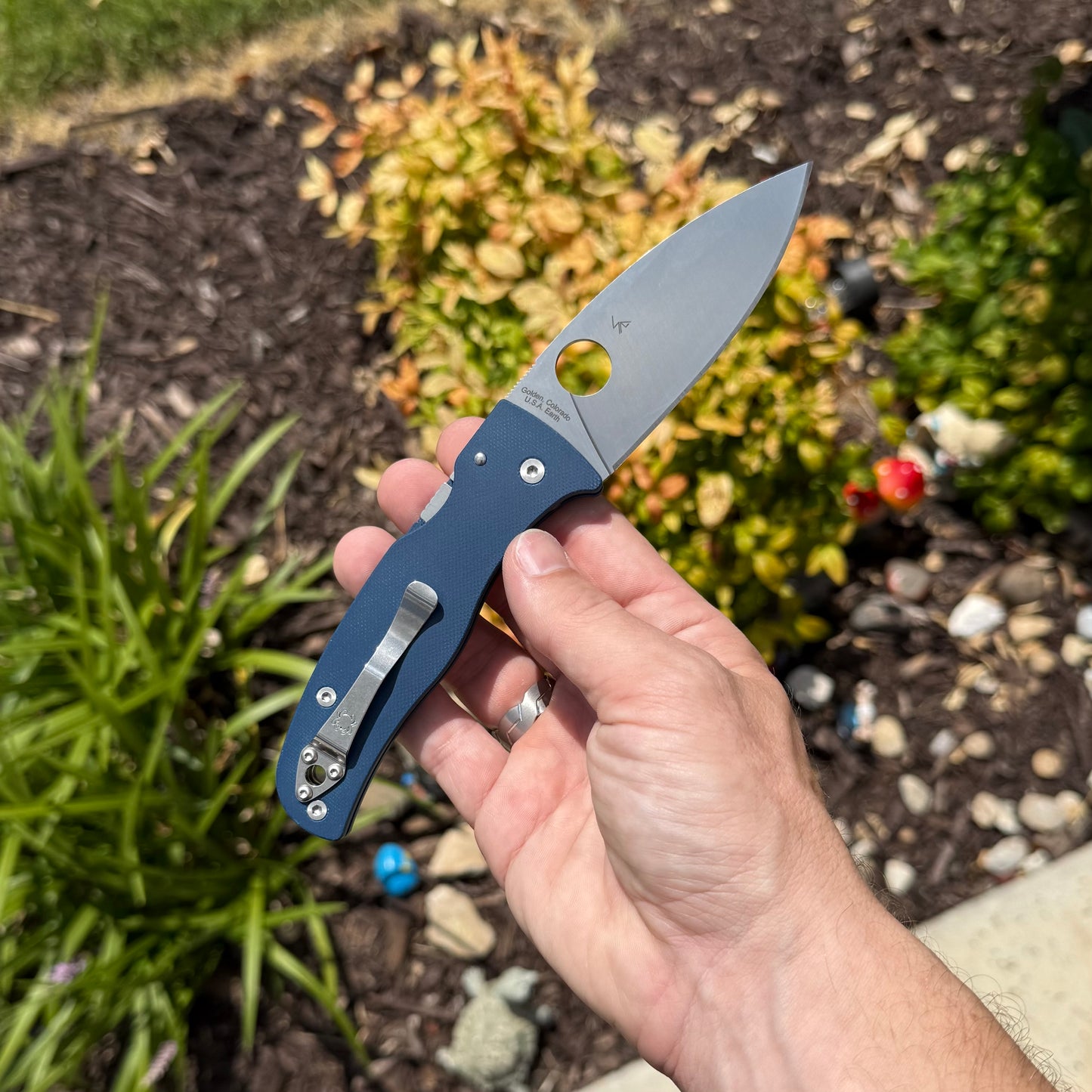 Spyderco Bodacious Knife – Cobalt Blue G‑10 Handle, CPM SPY27 Blade, Compression Lock – Made in USA (SC263GPCBL)