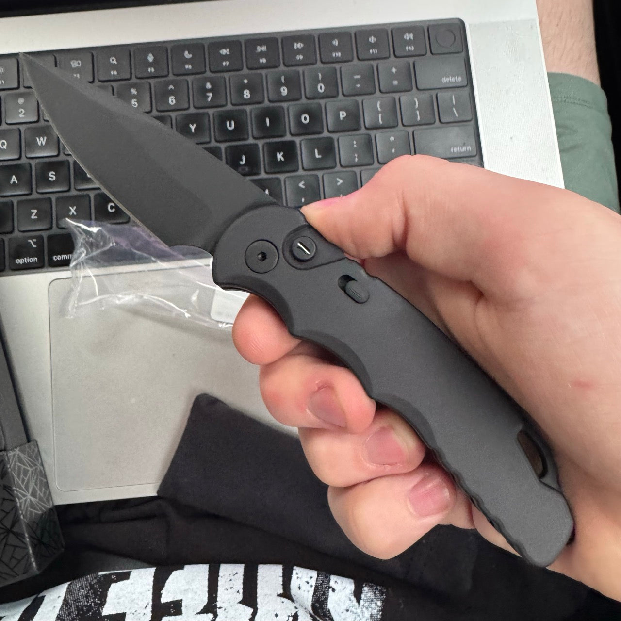 Pro-Tech TR-5 Operator Auto – Sterile DLC Black S35VN, Tritium Push Button, Steel Safety – Made in USA (T503-Operator)