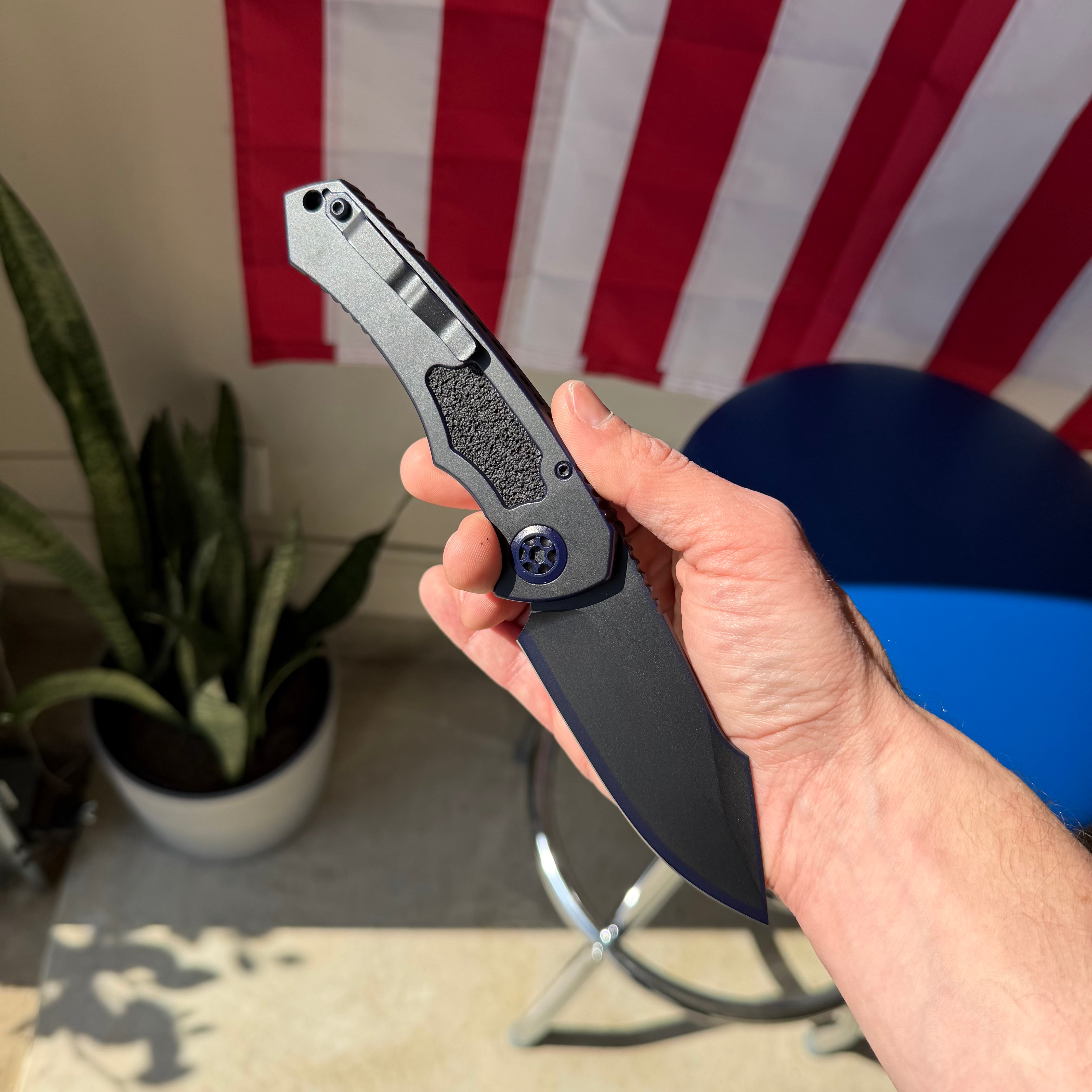 Heretic Pariah Auto Knife, Secret Cel Shade Handle, CPM MagnaCut