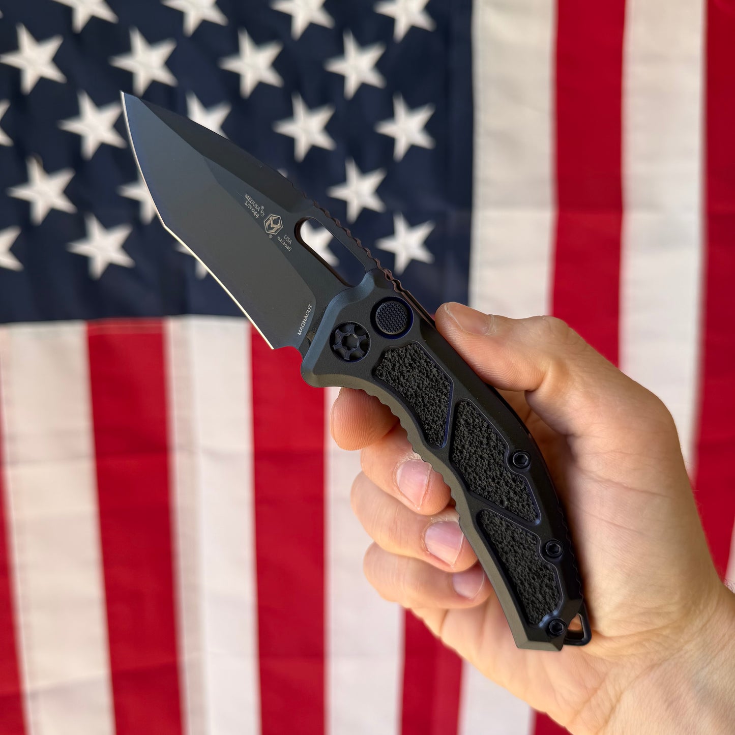 Heretic Medusa Auto – Secret Cel Shade Finish, UV Reactive Blade, Made in USA