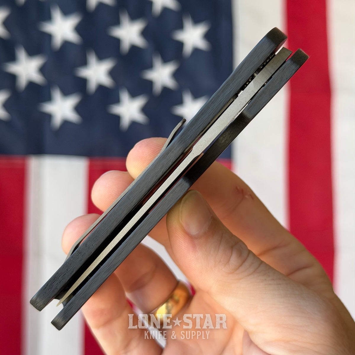 The Back Door: Les Adams EOD Flipper - 3.4" 154CM, Carbon Fiber, Separated Backspacer - Made in USA (Trade In)