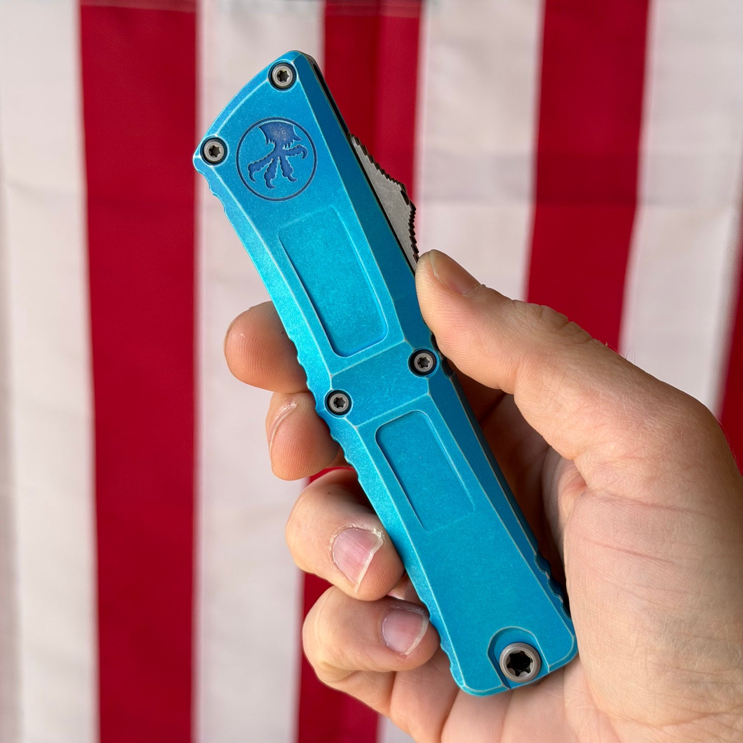 The Back Door: Combat Troodon Gen III S/E OTF Automatic Knife – Marbled Blue Aluminum Handle, 4″ Bohler M390MK (1143-10 MBL) (Used)