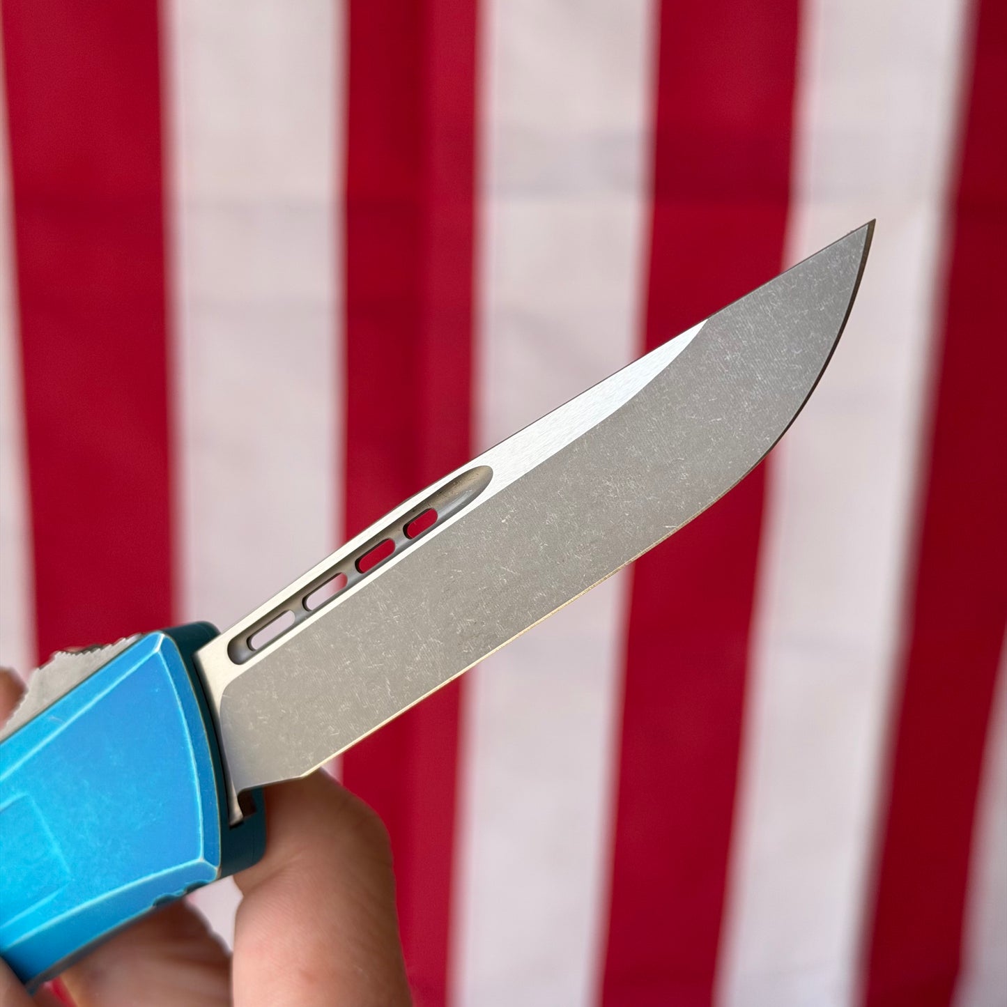 The Back Door: Combat Troodon Gen III S/E OTF Automatic Knife – Marbled Blue Aluminum Handle, 4″ Bohler M390MK (1143-10 MBL) (Used)