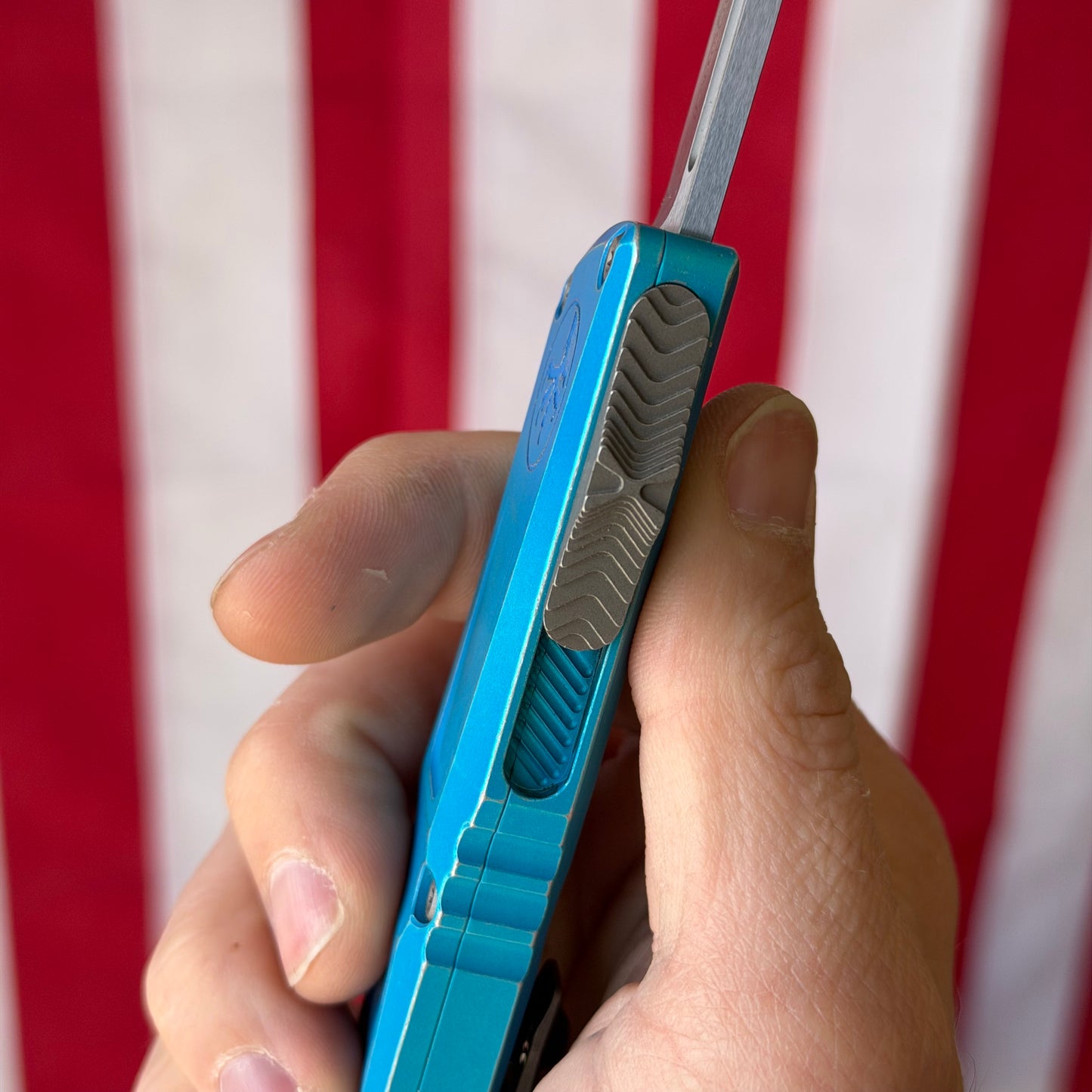 The Back Door: Combat Troodon Gen III S/E OTF Automatic Knife – Marbled Blue Aluminum Handle, 4″ Bohler M390MK (1143-10 MBL) (Used)