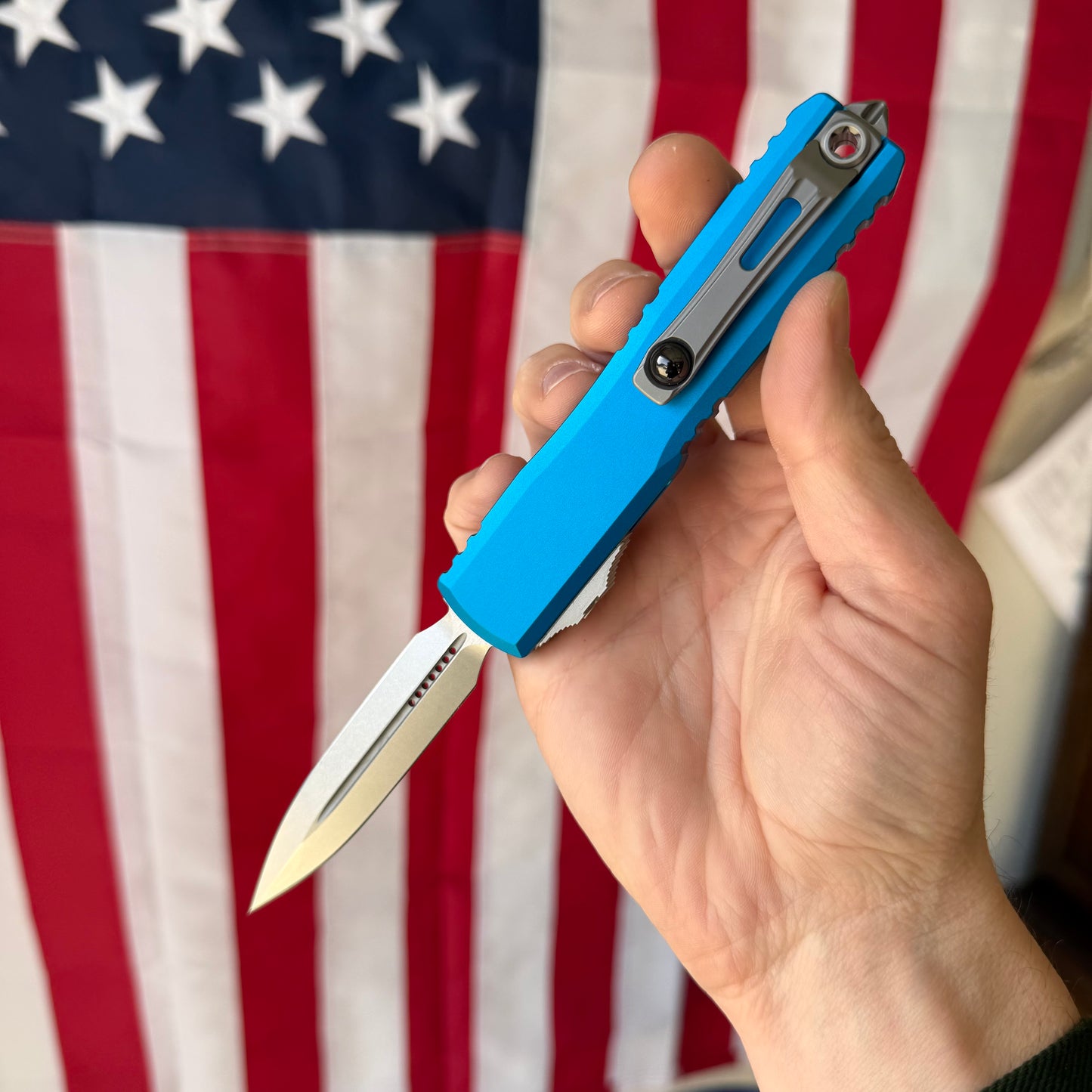 The Back Door: Ultratech Gen IV D/E OTF Automatic Knife – Blue Aluminum Handle, 3.5″ Stonewash Bohler M390MK Dagger Blade (MCT1122410BL) (Return)