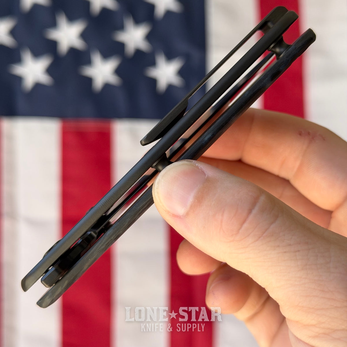 Nicholas Nichols Guppy 3.5 - 3.5" DLC MagnaCut, Black and Blue Weave Carbon Fiber, Full DLC Titanium Framelock - Made in USA (NN-GUPPY35-BLUWEAVE-DLC)