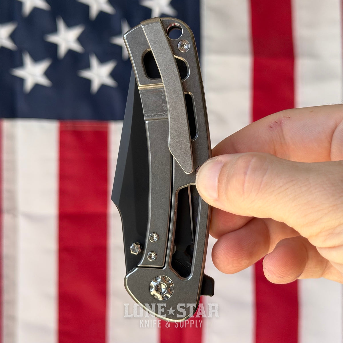 Nicholas Nichols Guppy 3.5 - 3.5" DLC MagnaCut, Purple Flow Carbon Fiber, Smooth Titanium Framelock - Made in USA (NN-GUPPY35-PURPFLOW)