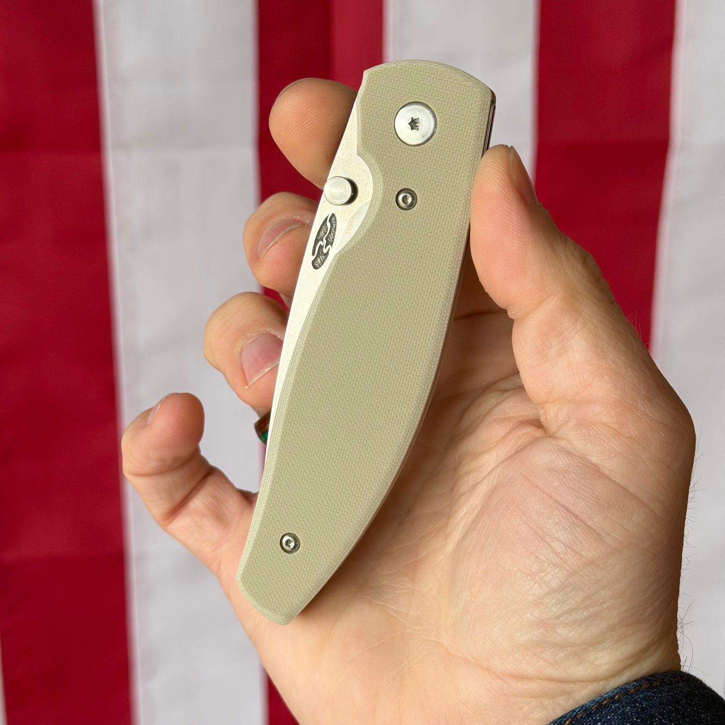 TRM Knives ATOM Linerlock Knife - Desert Tan G10 Flat Textured Scales, MagnaCut Blade - Made in USA (DLR-ATM-G10-FLT-DTN)