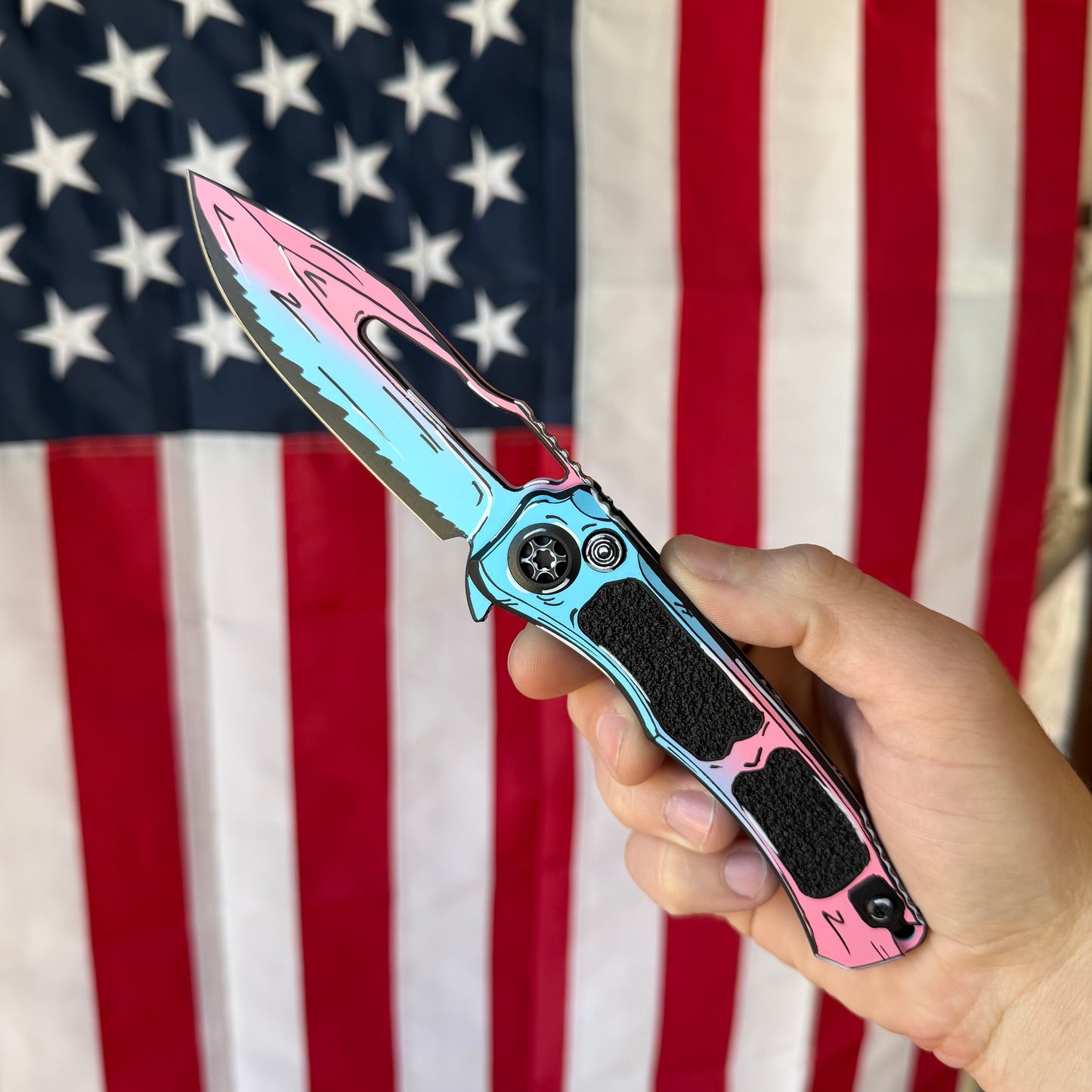 Heretic Cotton Candy Wraith – MagnaCut Blade, Cel Shade Cotton Candy Handle, Fully Machined Clip – Manual – Made in USA (H001-CS-CC)