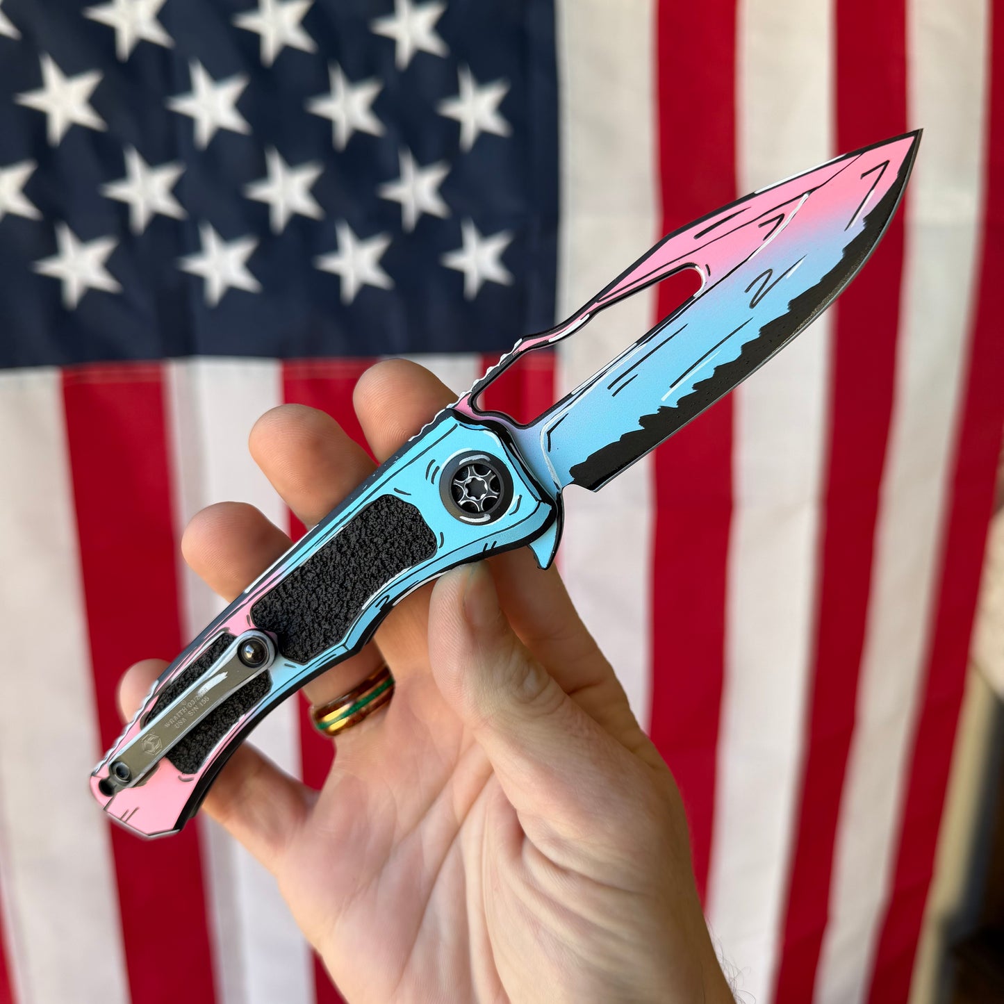 Heretic Cotton Candy Wraith – MagnaCut Blade, Cel Shade Cotton Candy Handle, Fully Machined Clip – Manual – Made in USA (H001-CS-CC)