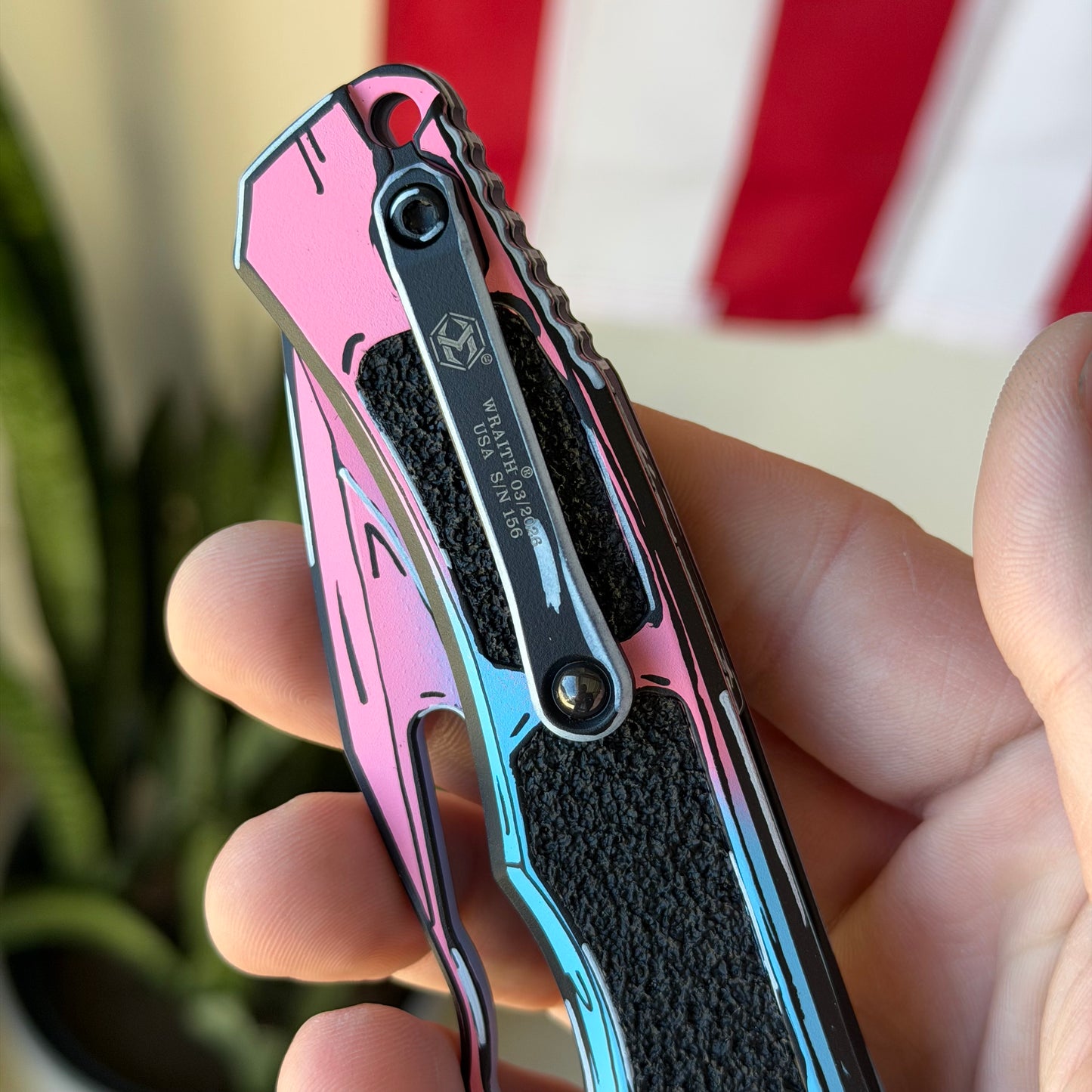 Heretic Cotton Candy Wraith – MagnaCut Blade, Cel Shade Cotton Candy Handle, Fully Machined Clip – Manual – Made in USA (H001-CS-CC)