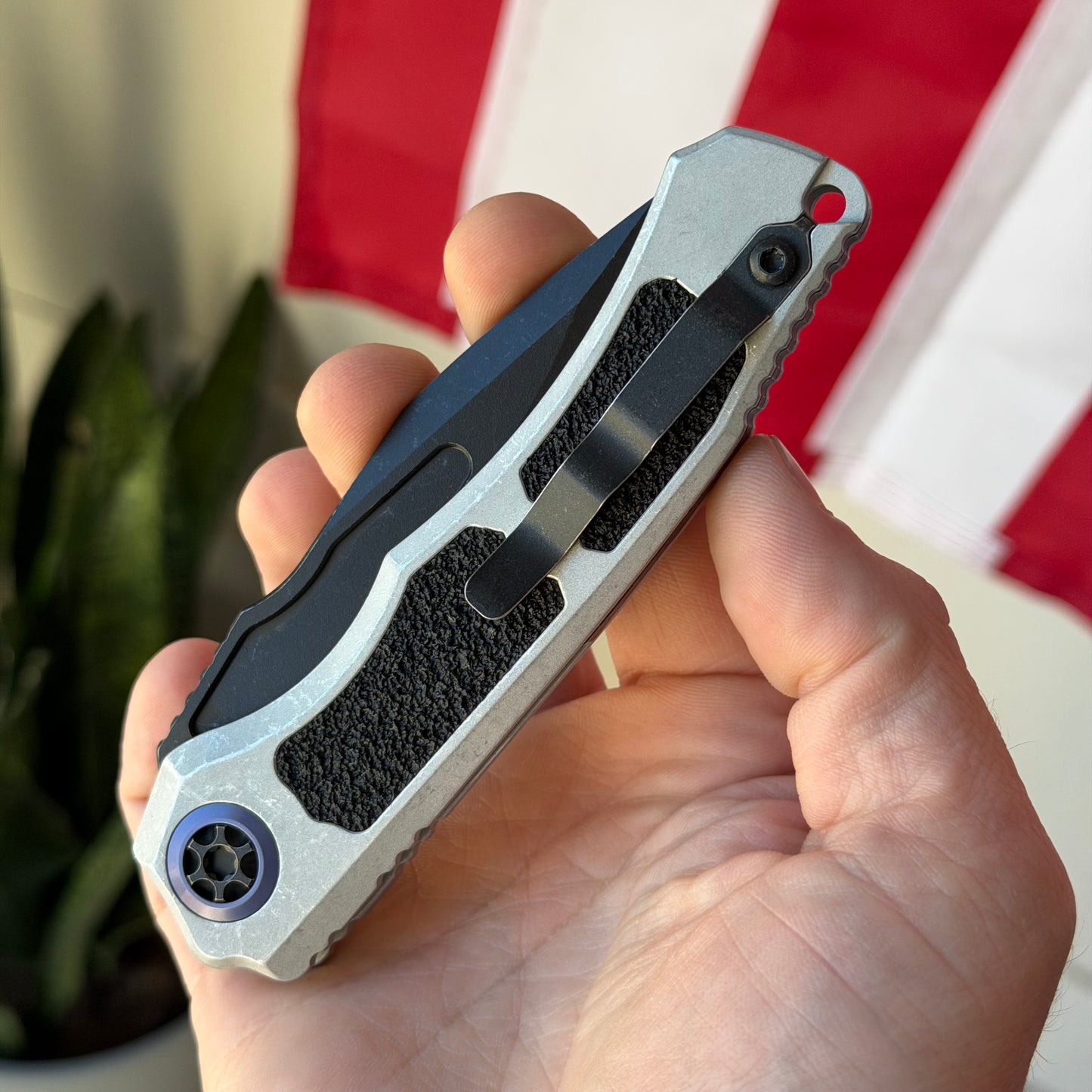 Heretic Knives Wraith V4 SE Auto Knife – 3.7” MagnaCut Blade, Blizzard Chassis, Battleworn Black – Made in USA